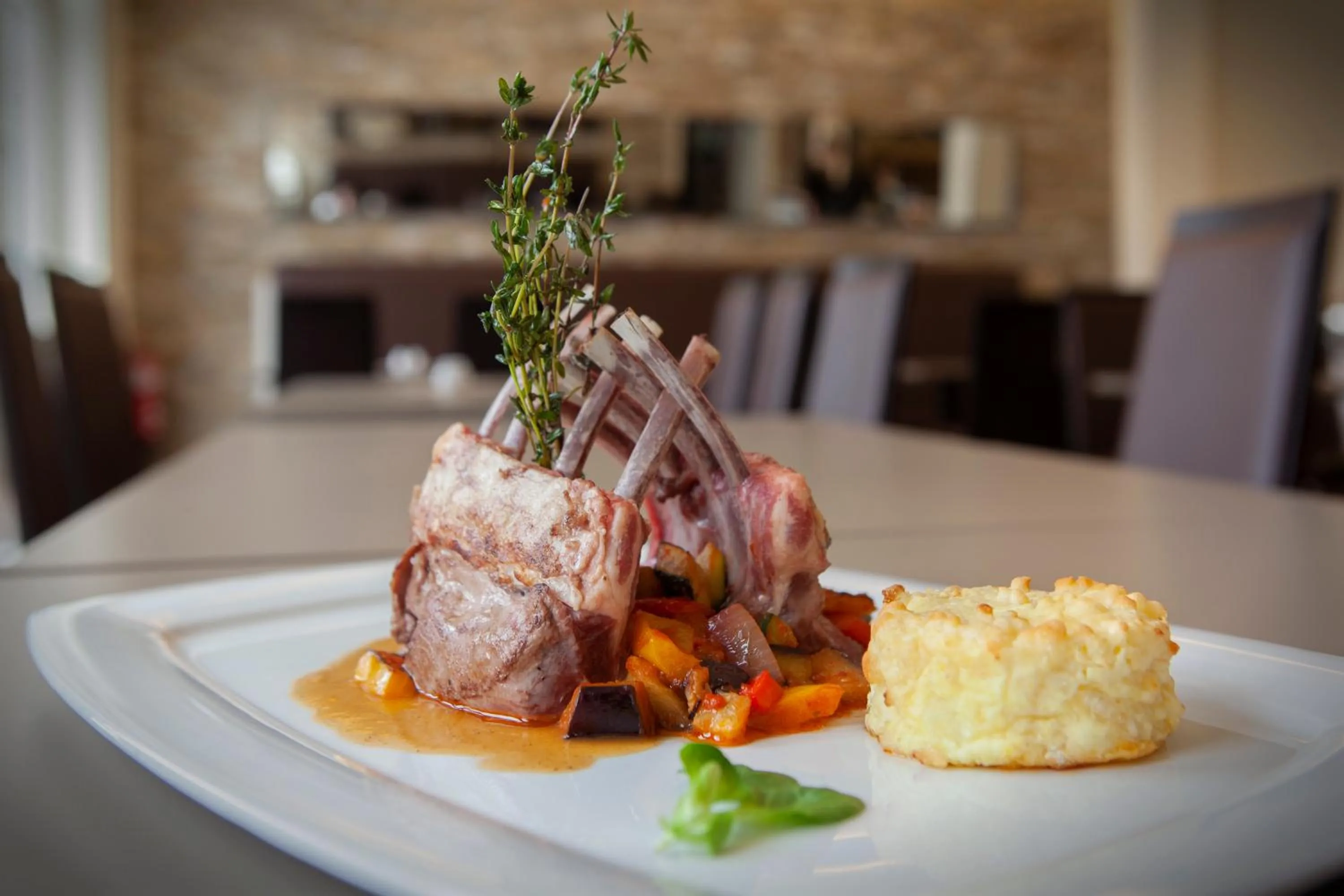 Restaurant/places to eat in Willow Hotel Restaurant