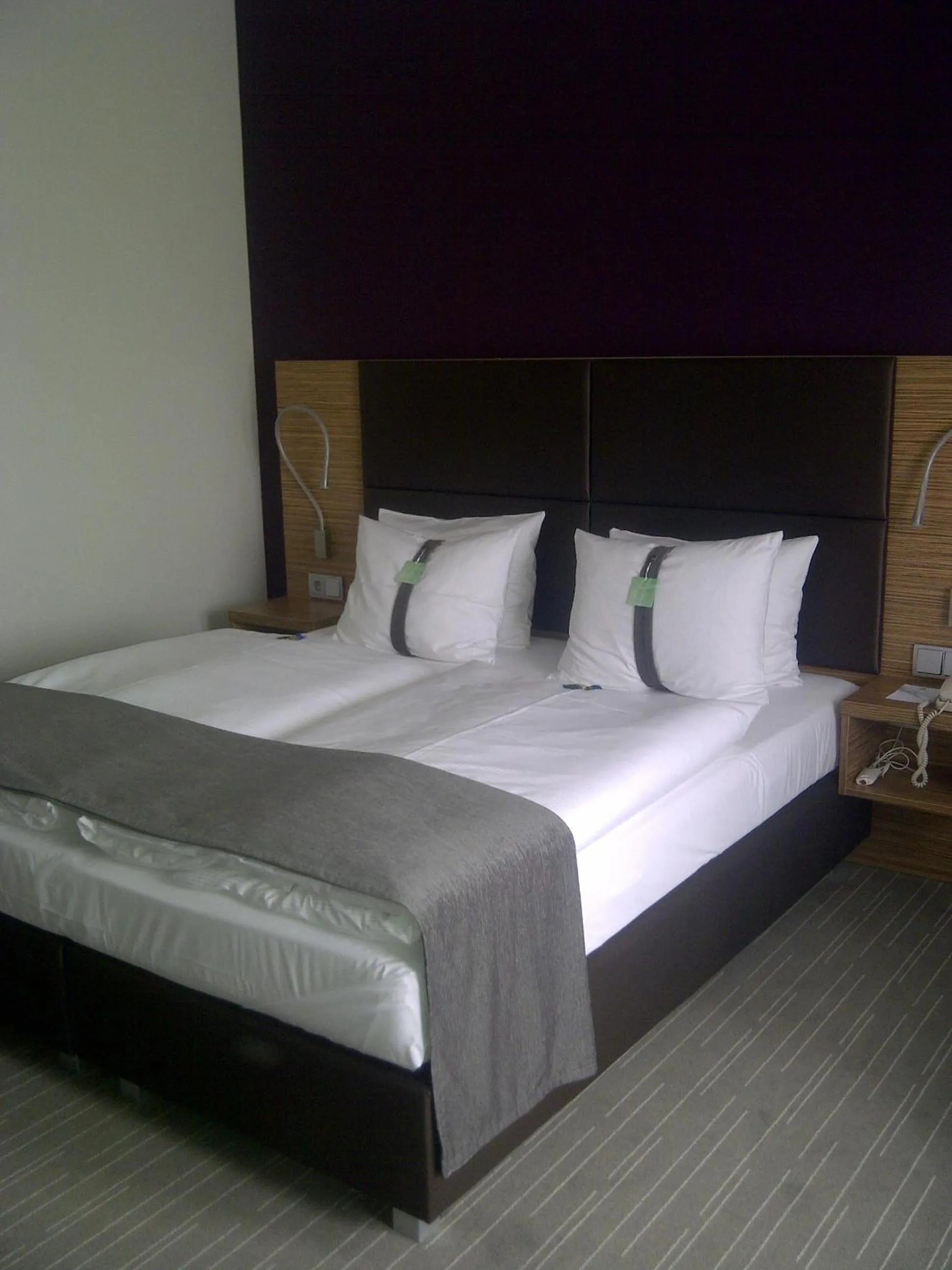 Bedroom, Bed in Willow Hotel Restaurant