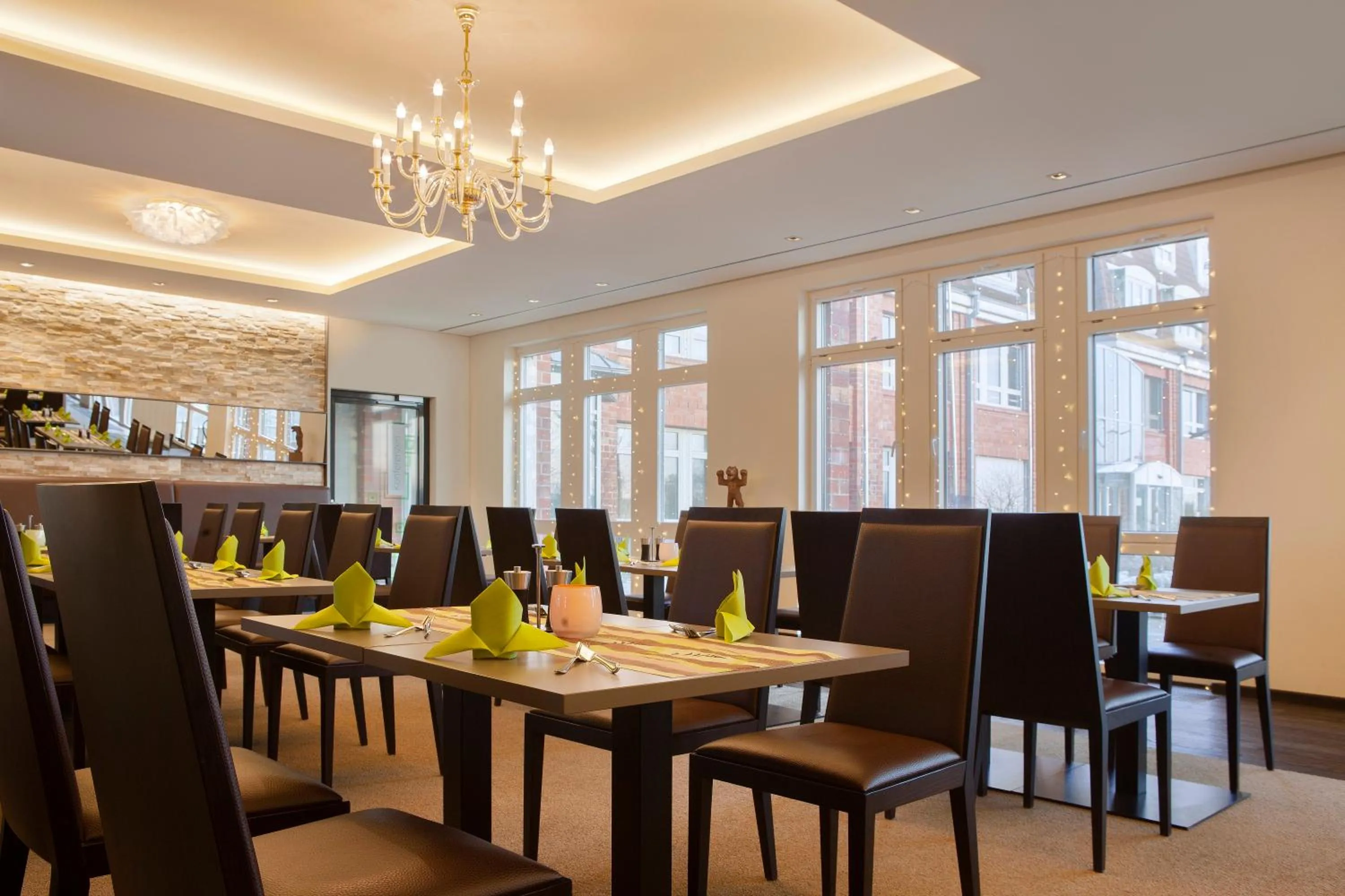 Restaurant/places to eat in Willow Hotel Restaurant
