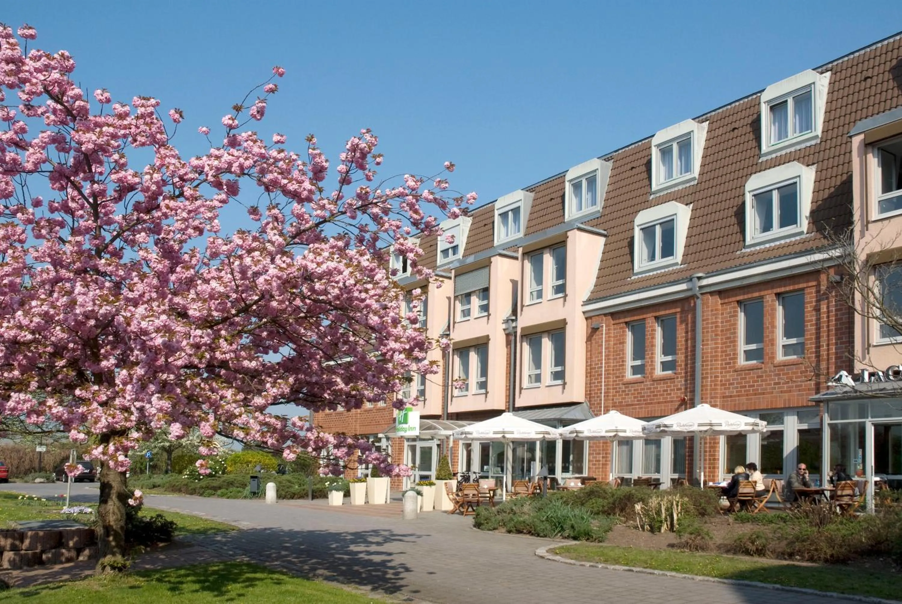 Property building in Willow Hotel Restaurant