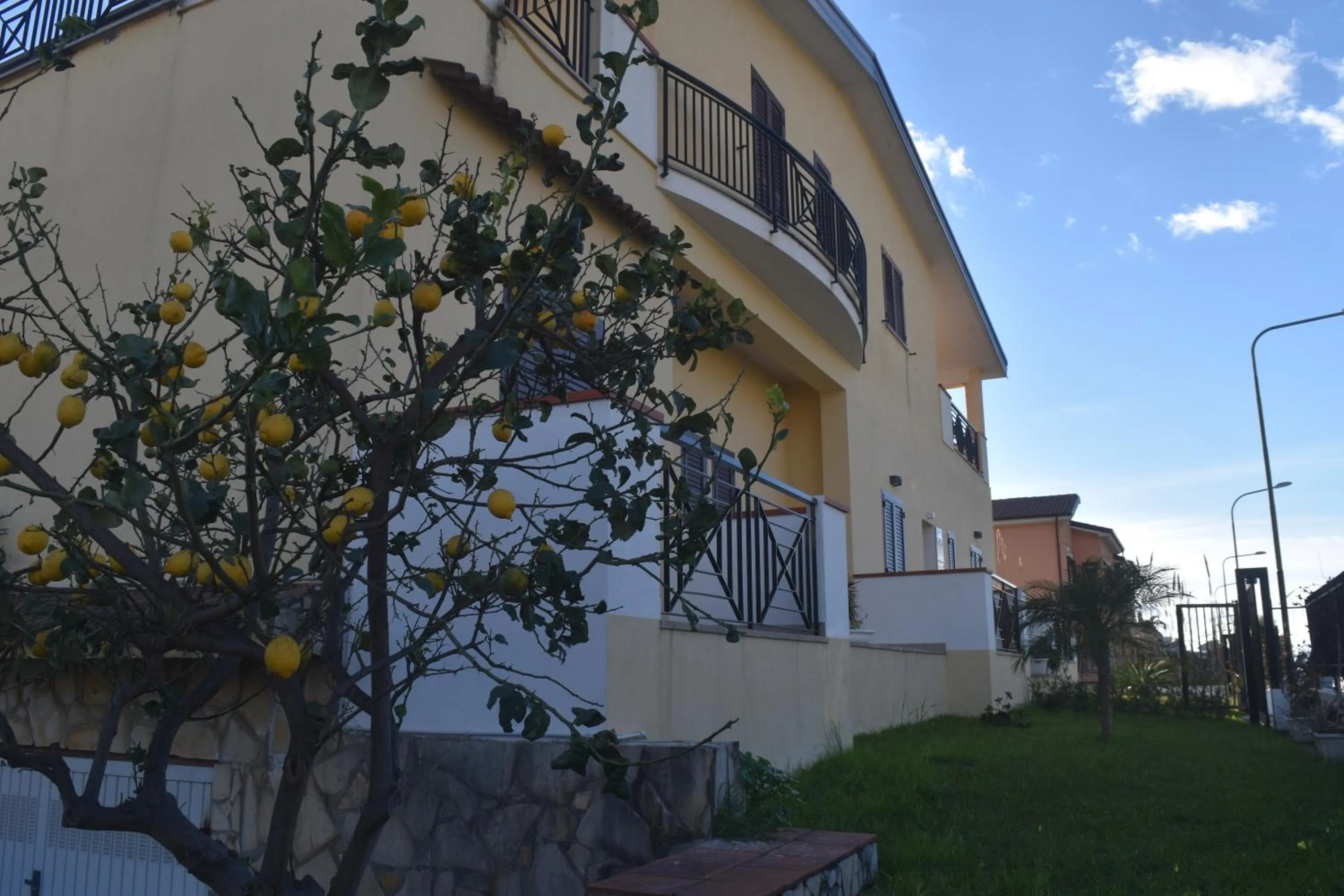 Property building in Bed & Breakfast Domus Pepe Scalea