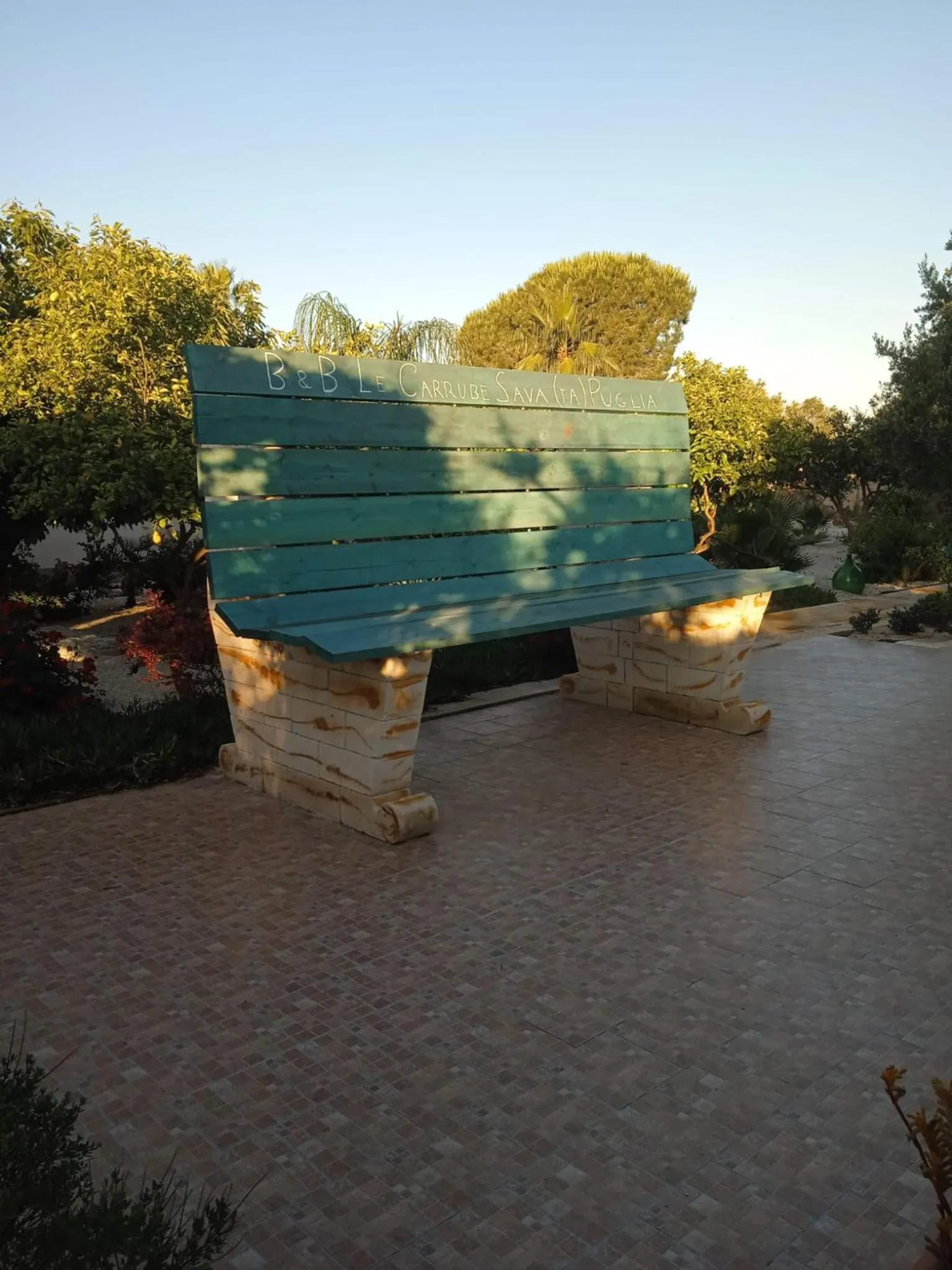 Garden view in B&B Le Carrube