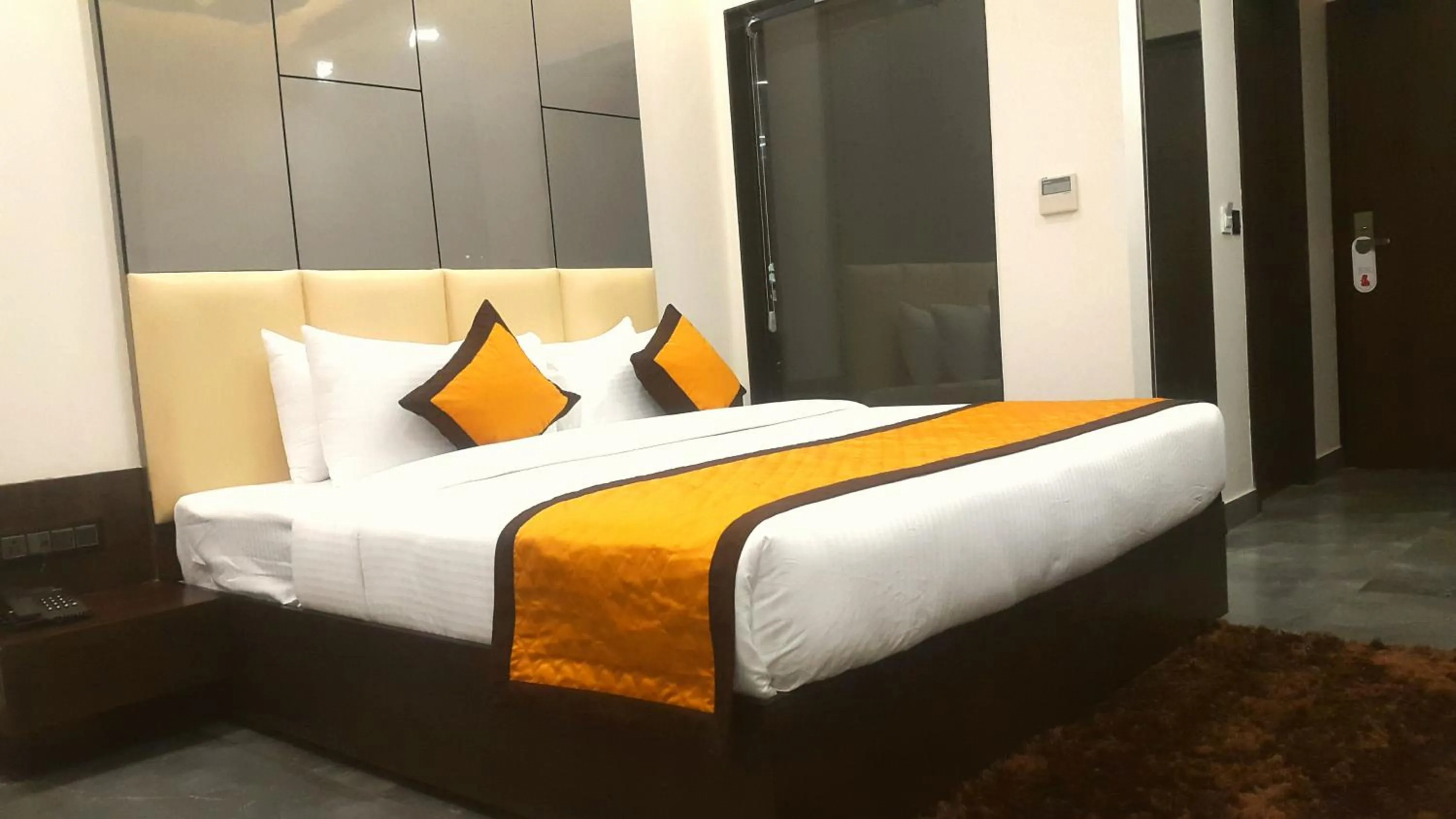 Bedroom, Bed in Hotel Aksh Inn