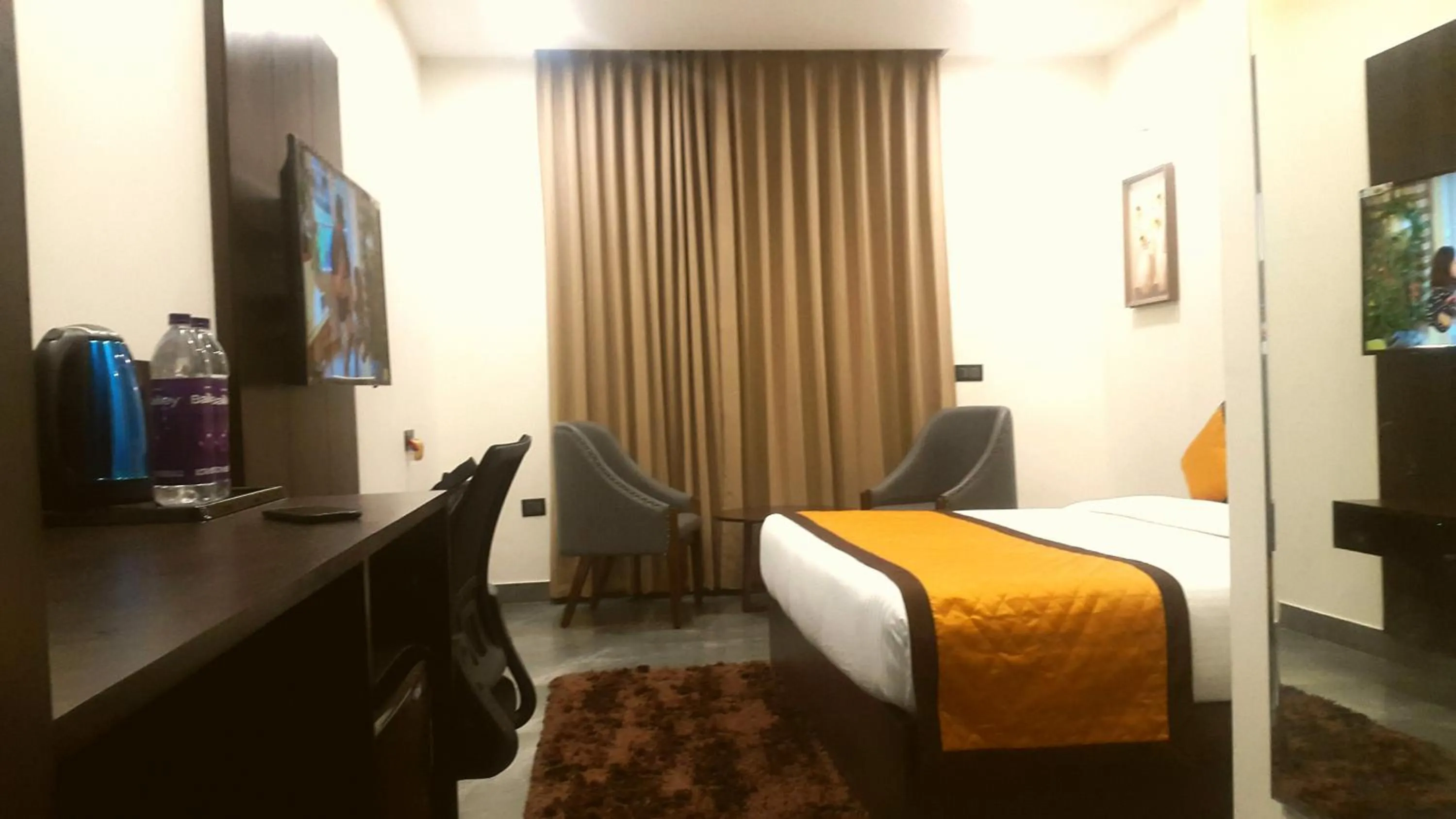 Bedroom, Bed in Hotel Aksh Inn