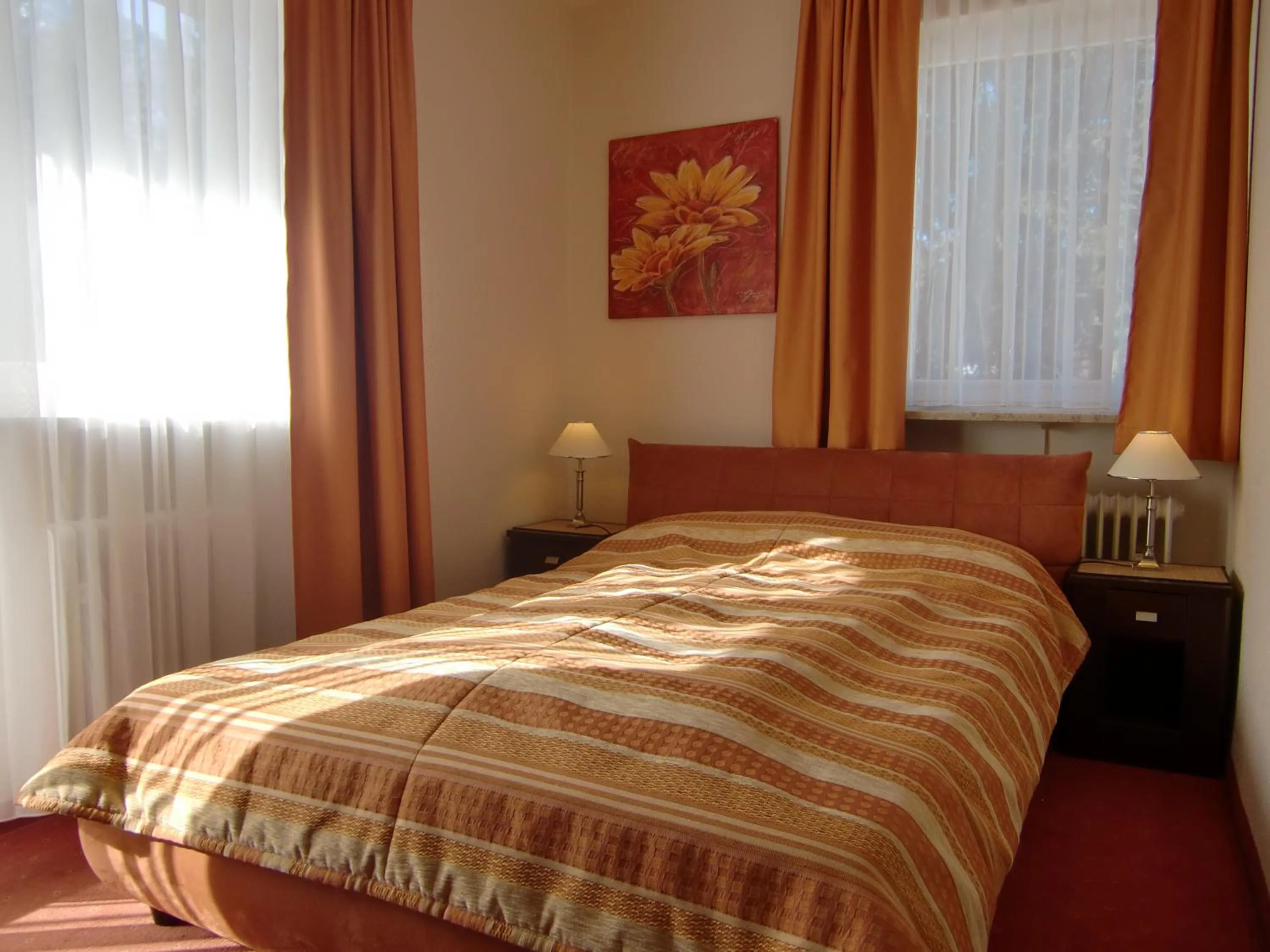 Photo of the whole room, Bed in Grainauer Hof