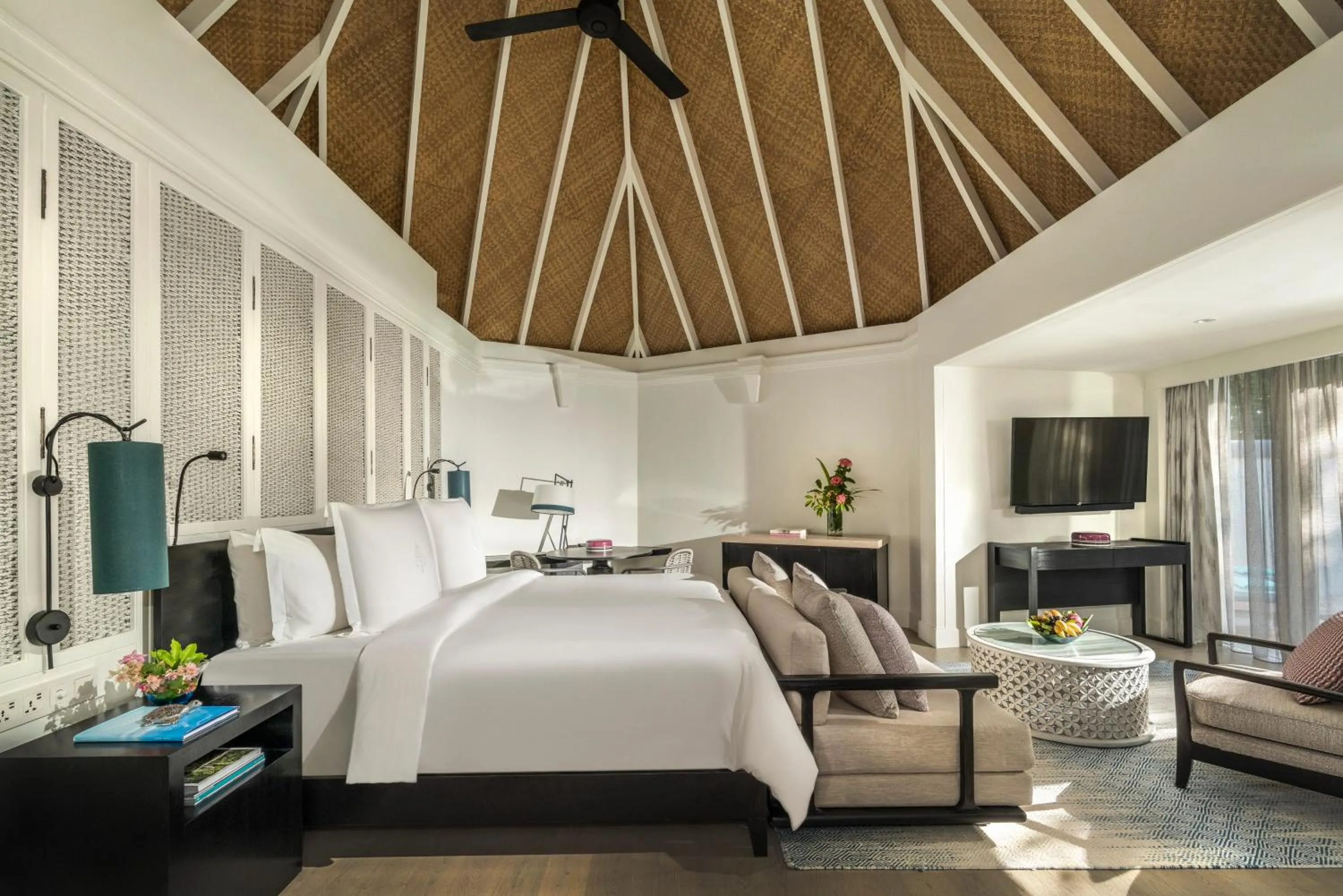 Bedroom, Bed in Four Seasons Resort Maldives at Kuda Huraa