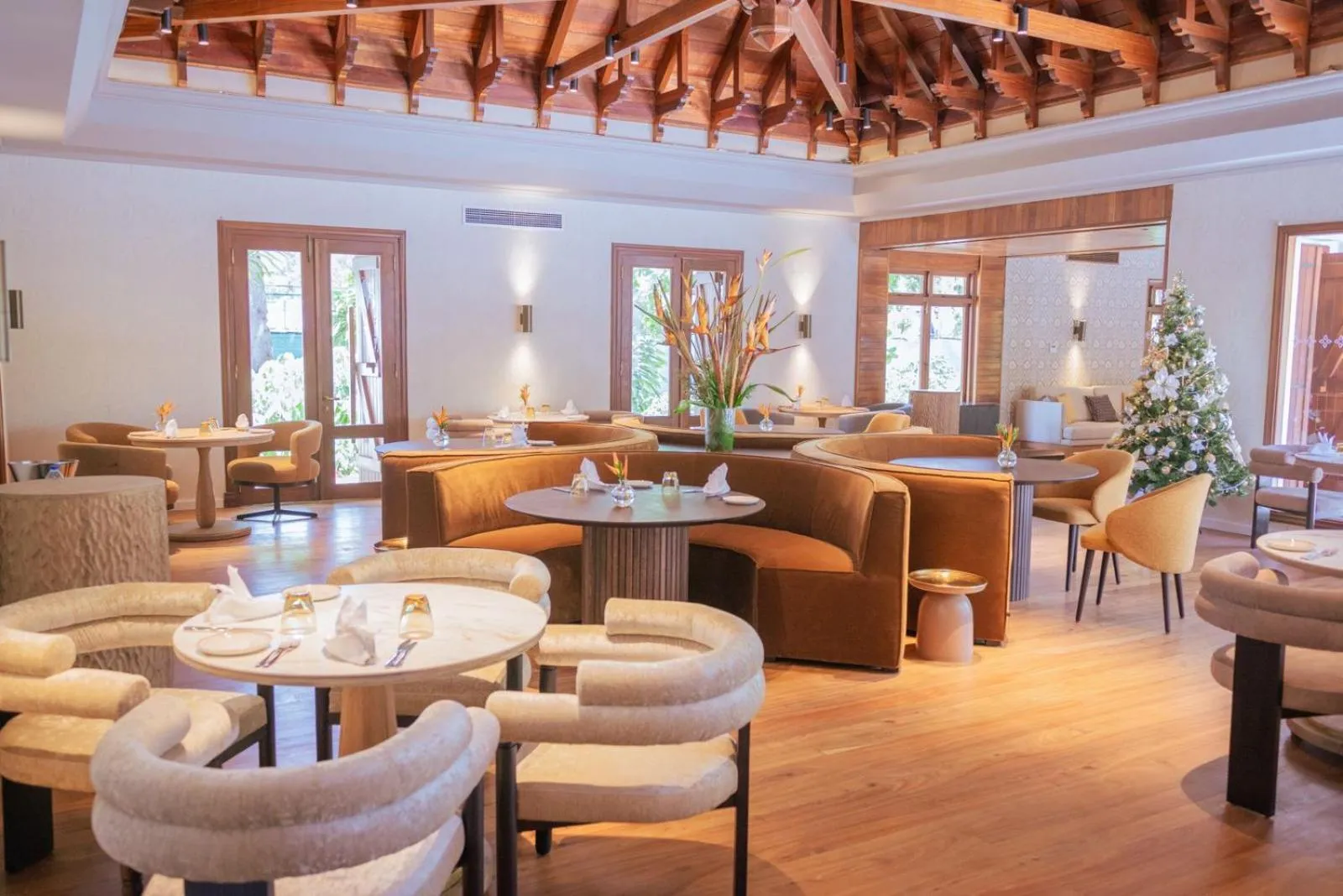 Restaurant/places to eat in Maradiva Villas Resort and Spa