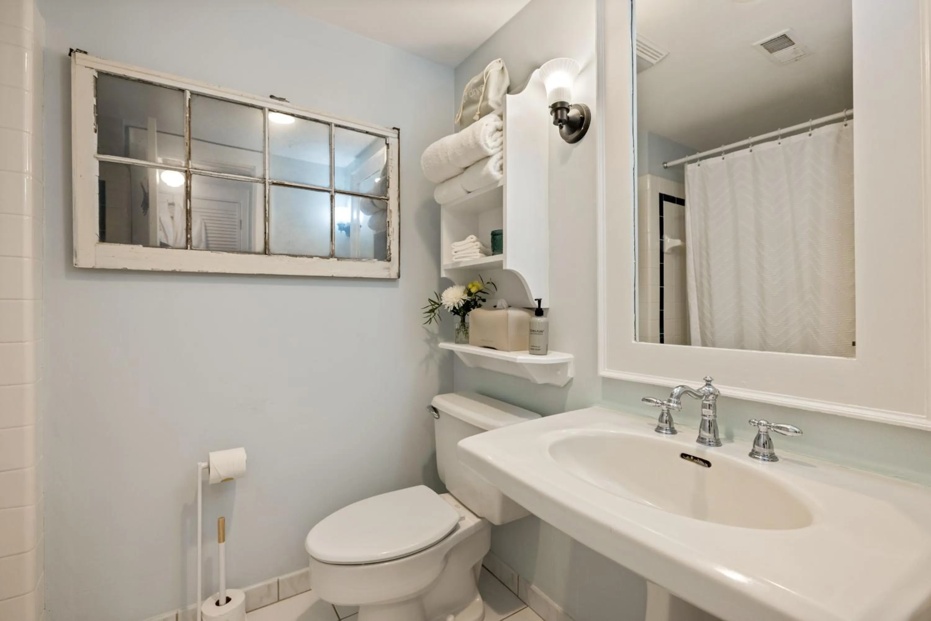 Bathroom in The Tranquil House Inn