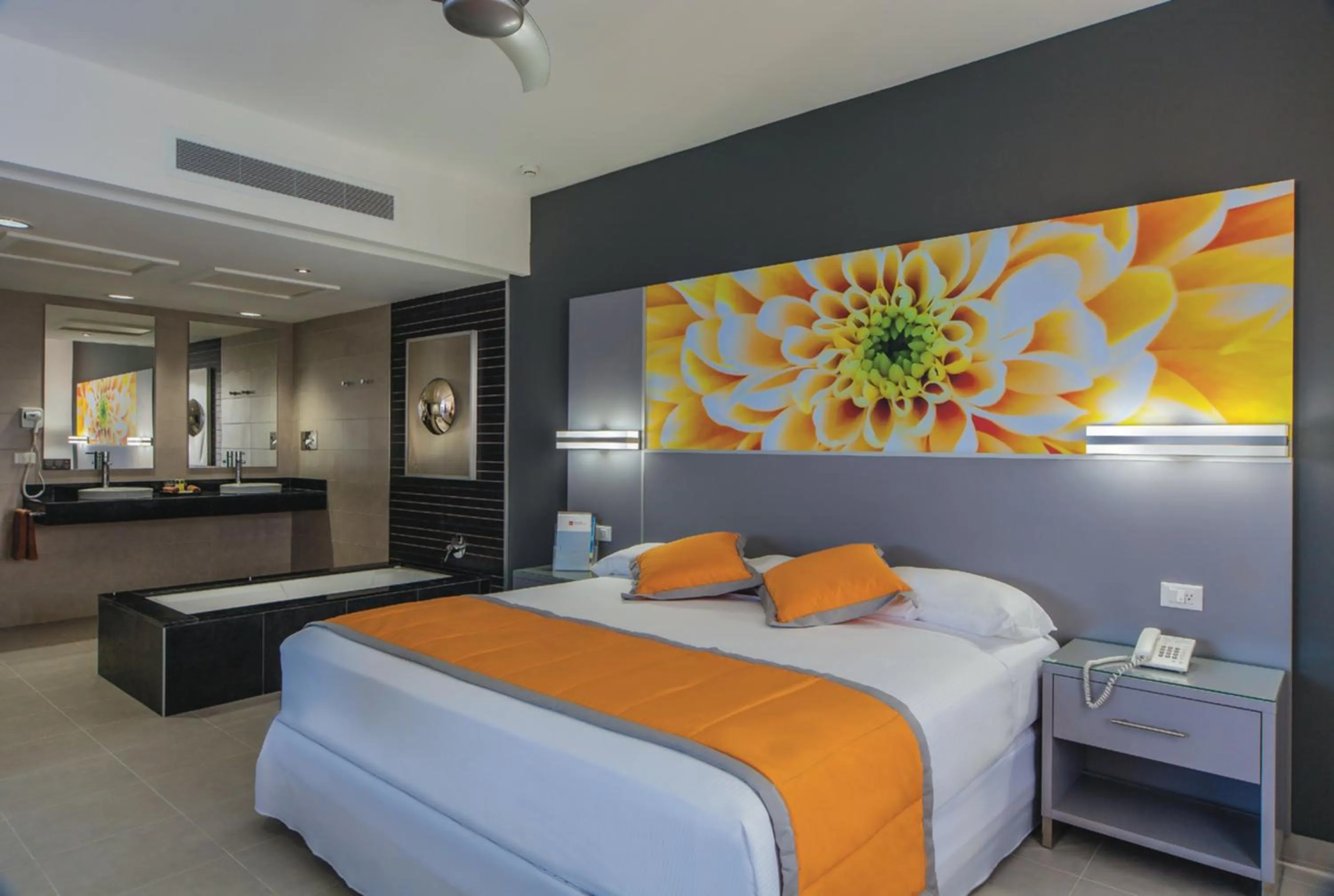 Bed in Riu Cancun - Adults Only - All Inclusive