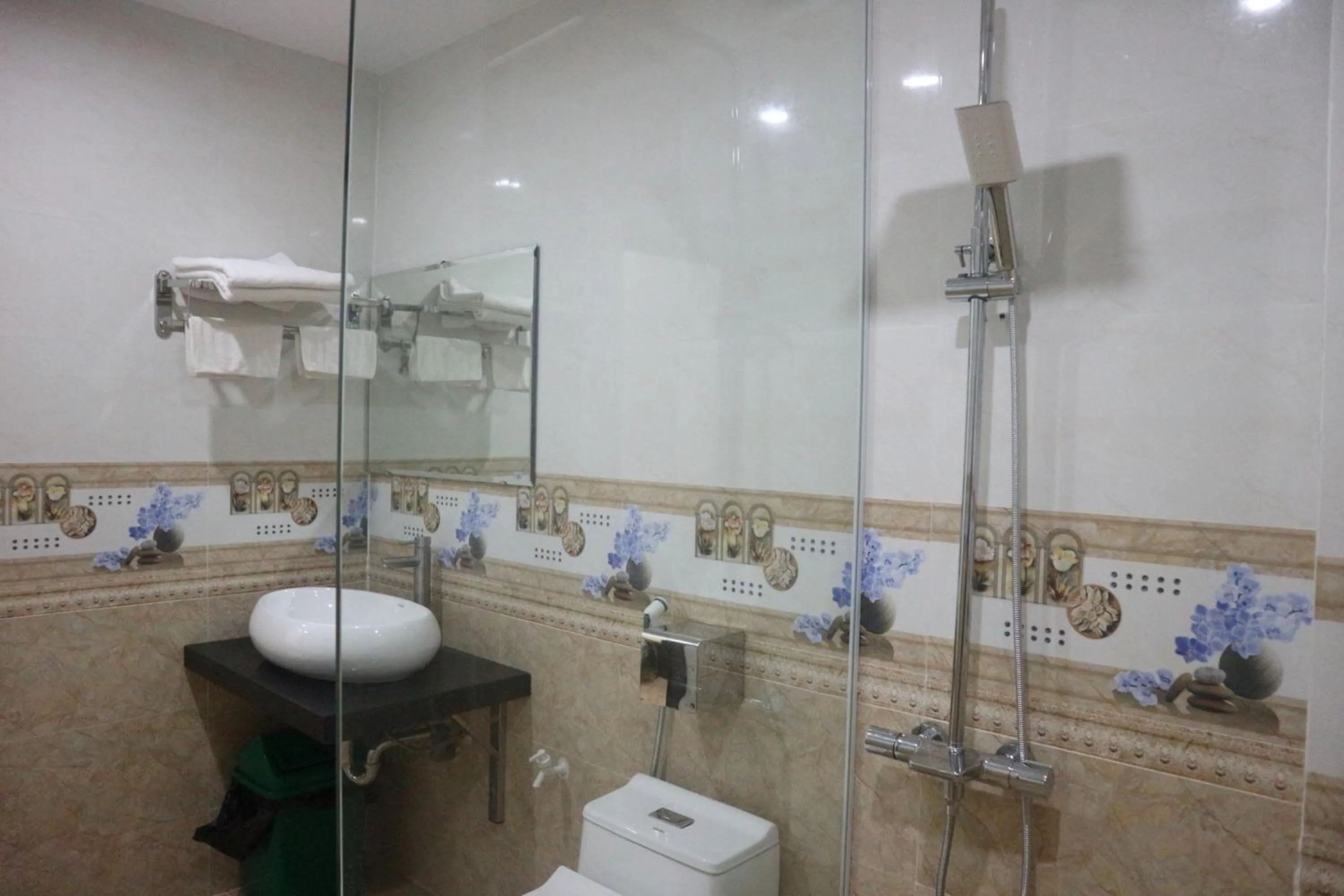 Bathroom in An Khang Hotel