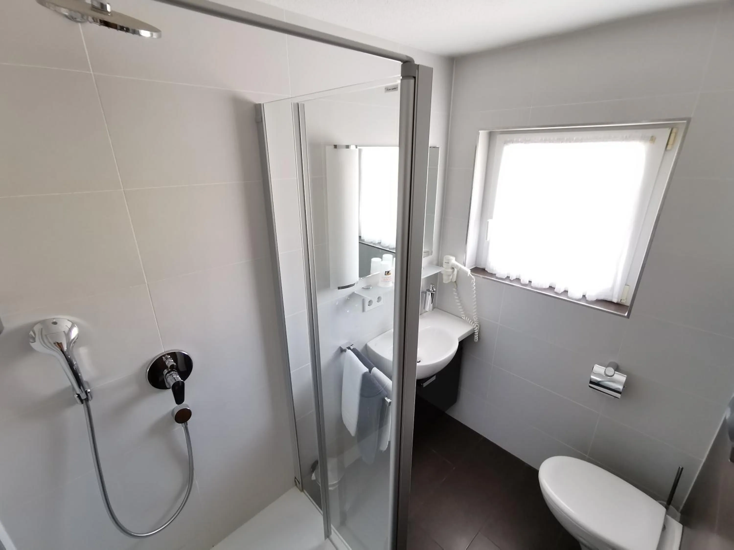 Shower in Appartements Biedermeier