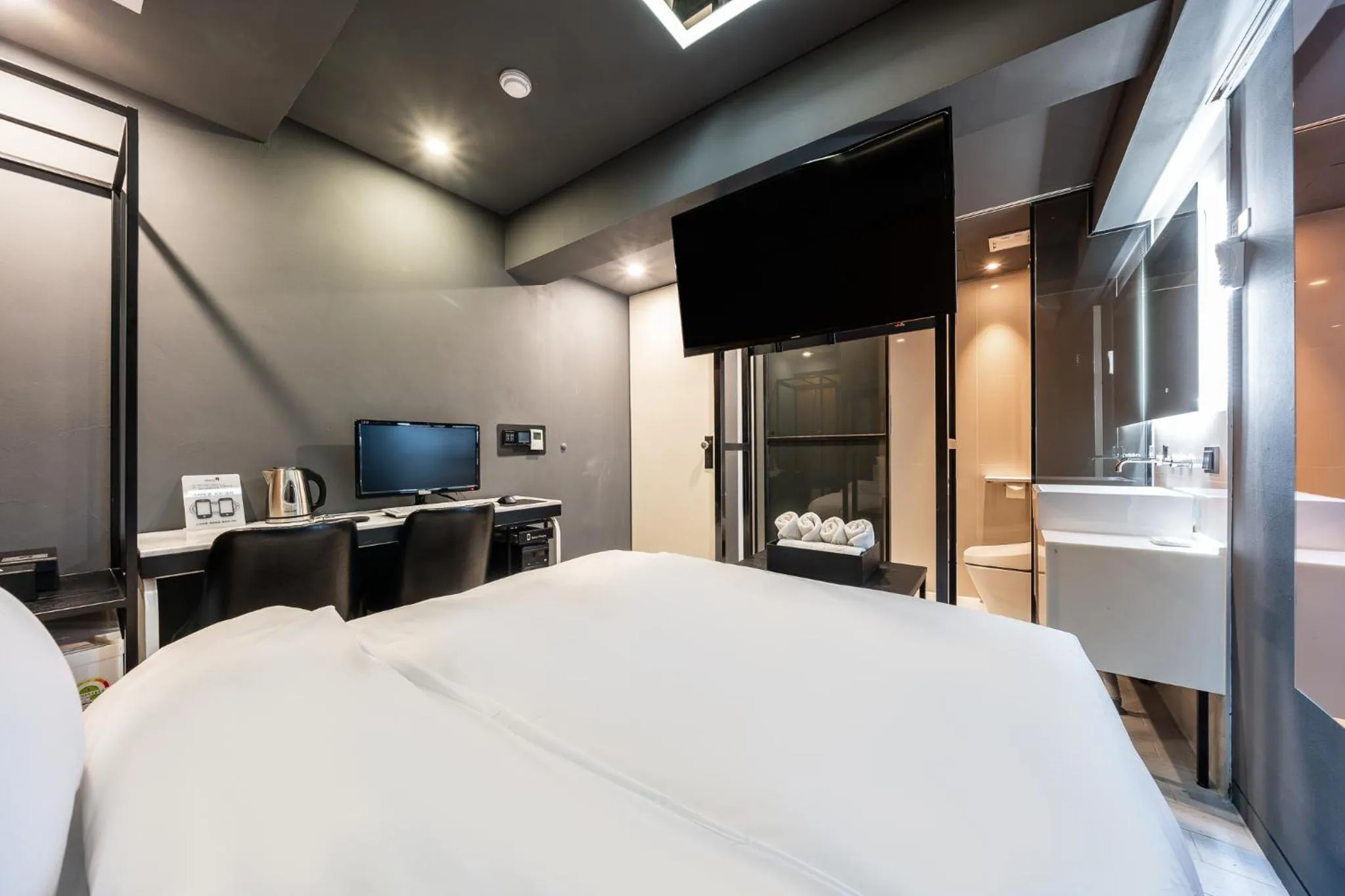 Bed in Shinchon Wol Hotel