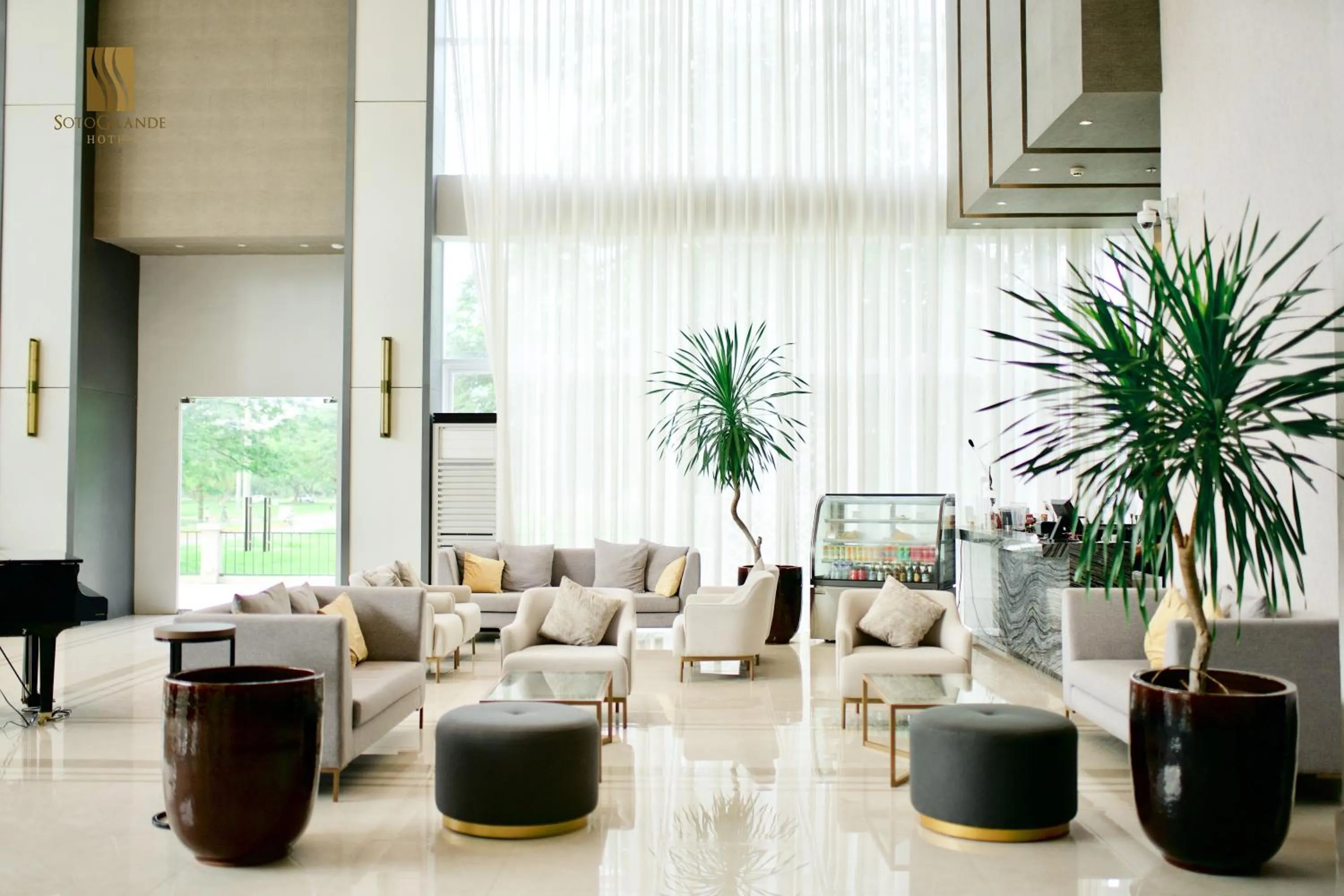 Lounge or bar in Sotogrande Davao Hotel