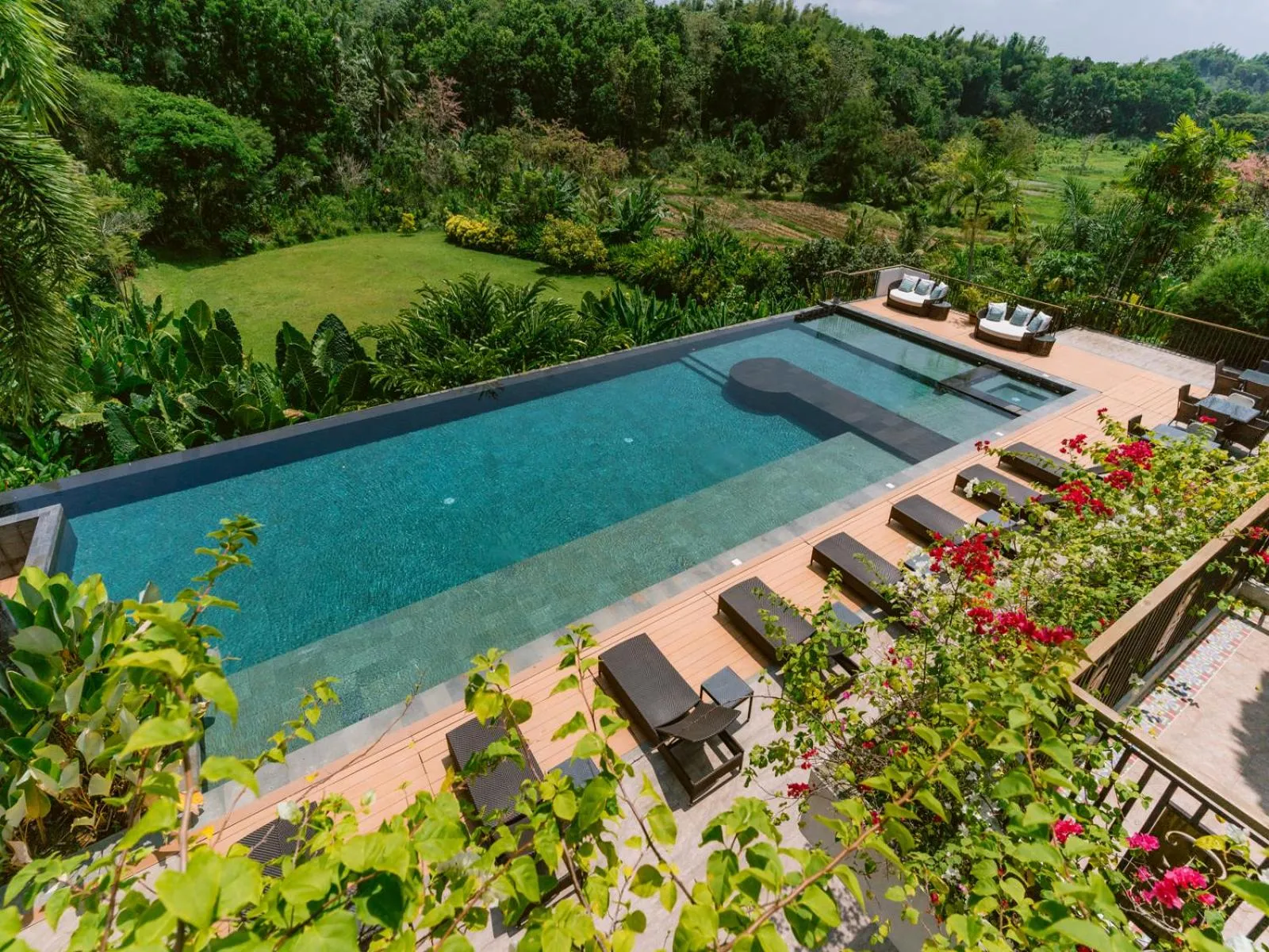 Swimming pool in Damires Hills Farm and Spa Resort