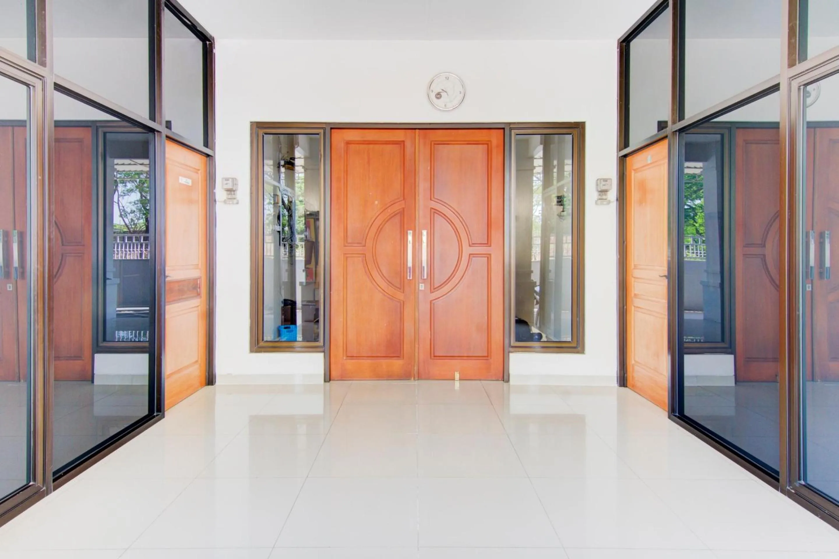 Facade/entrance in OYO Life 89990 Kost Waterfront 75 Sub