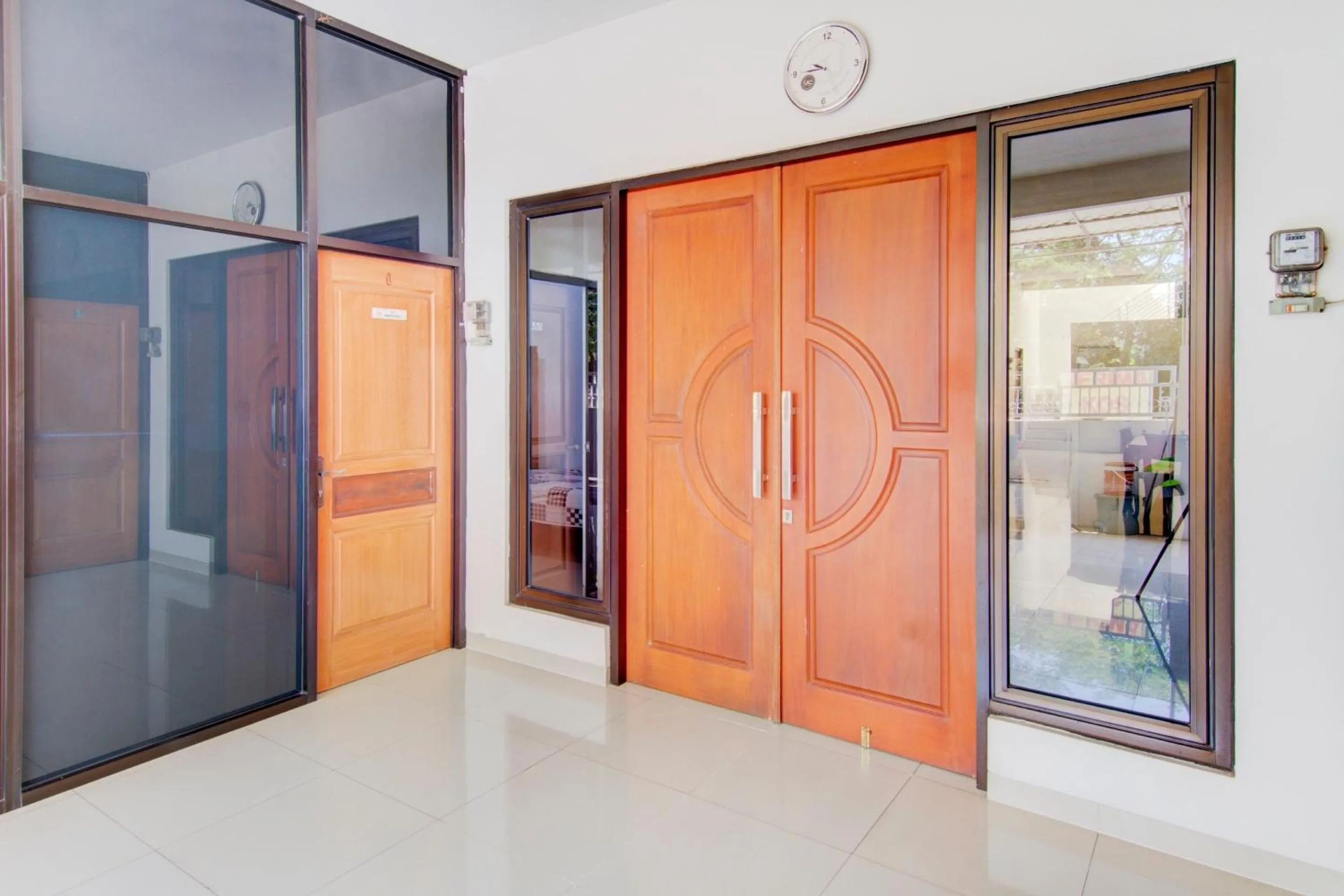 Facade/entrance in OYO Life 89990 Kost Waterfront 75 Sub