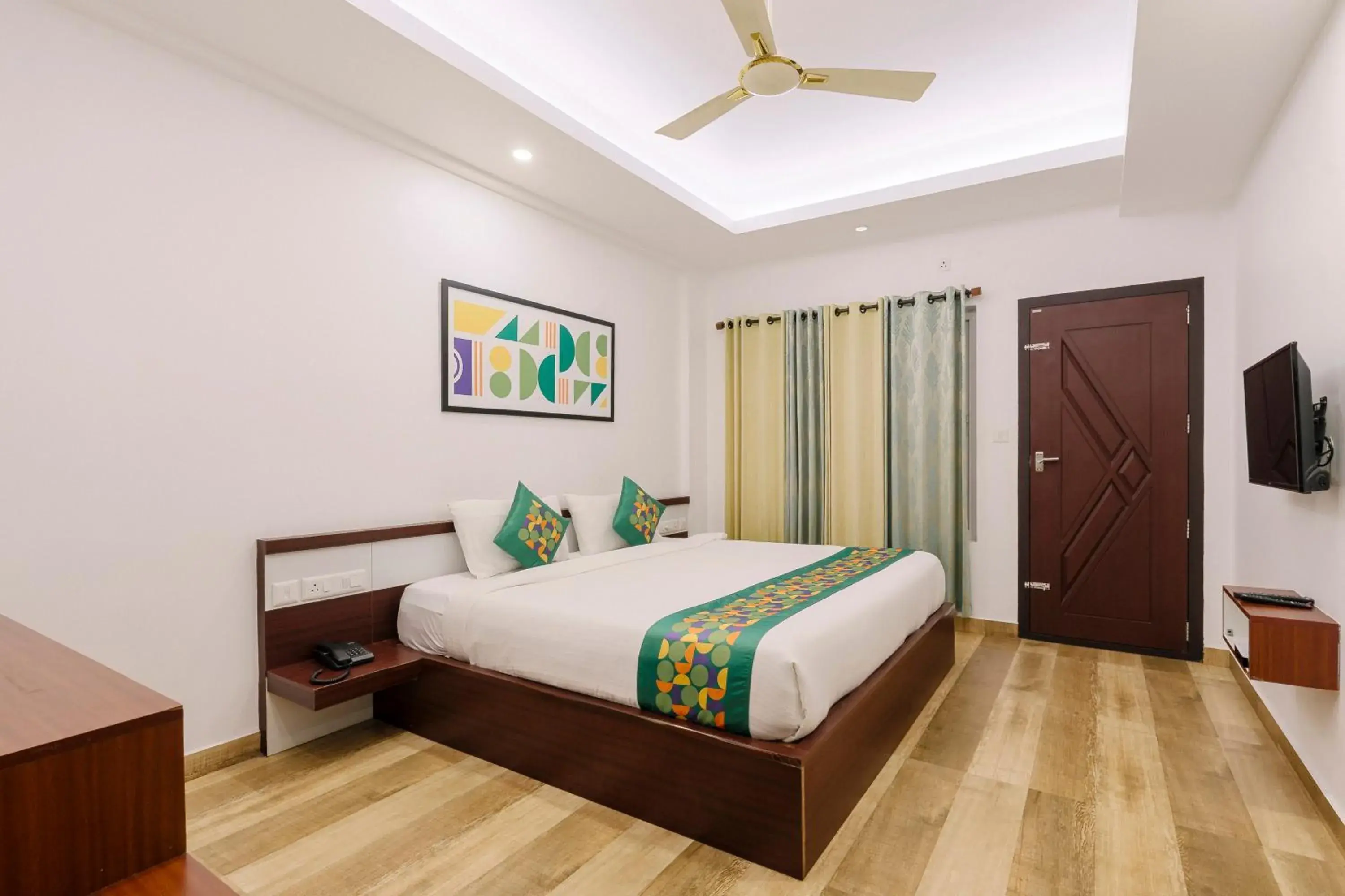 Deluxe Room with Mountain View - single occupancy in Treebo Wanderlust Residency With Mountain View Deluxe Room with Mountain View - single occupancy in Treebo Wanderlust Residency With Mountain View