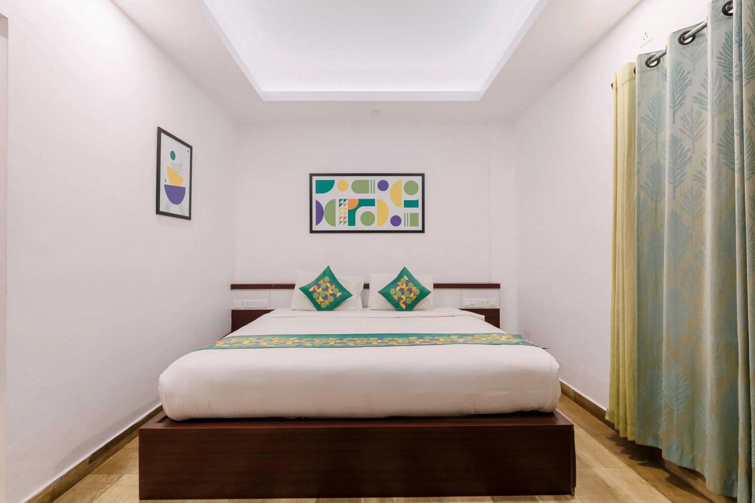 Bedroom, Bed in Treebo Wanderlust Residency With Mountain View