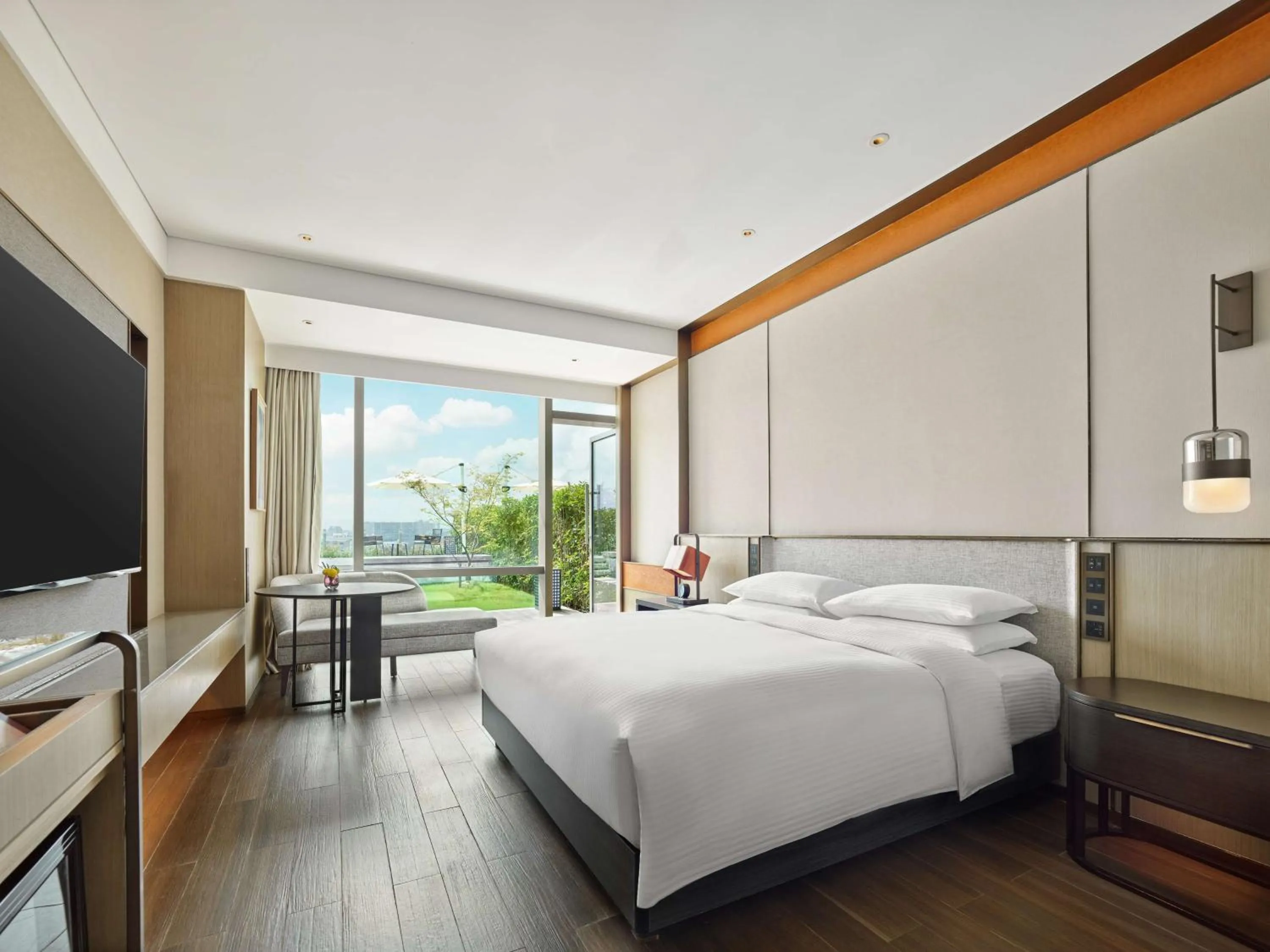 Bedroom, Bed in Hyatt Regency Shanghai Songjiang