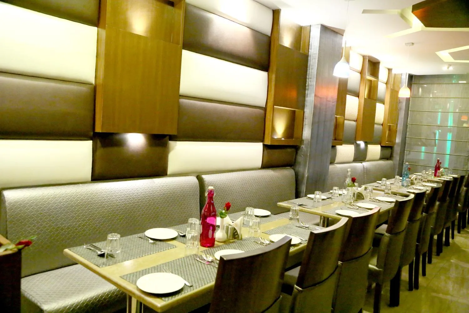 Restaurant/places to eat in Hotel S C Residency