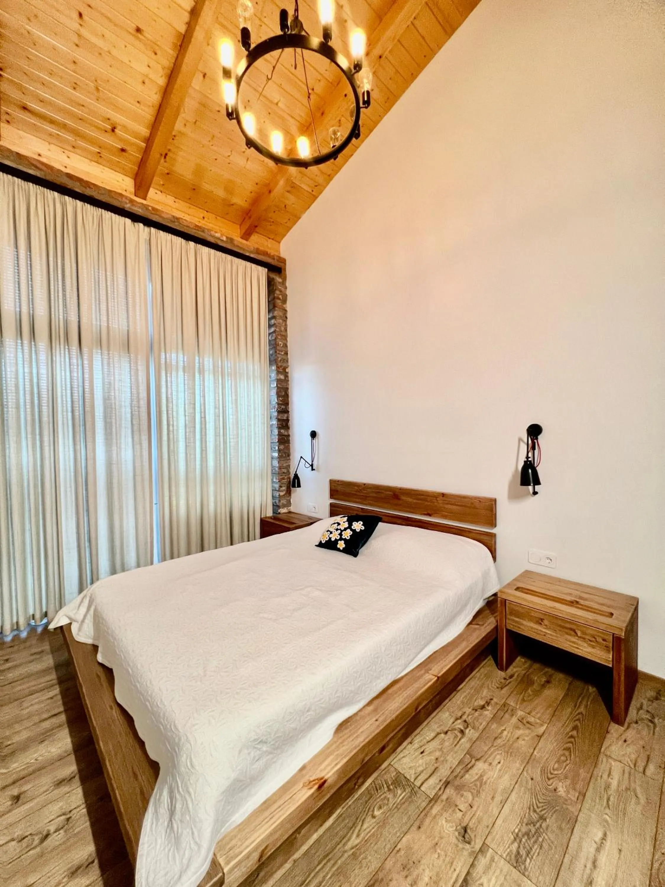 Bedroom, Bed in Chateau Artwine