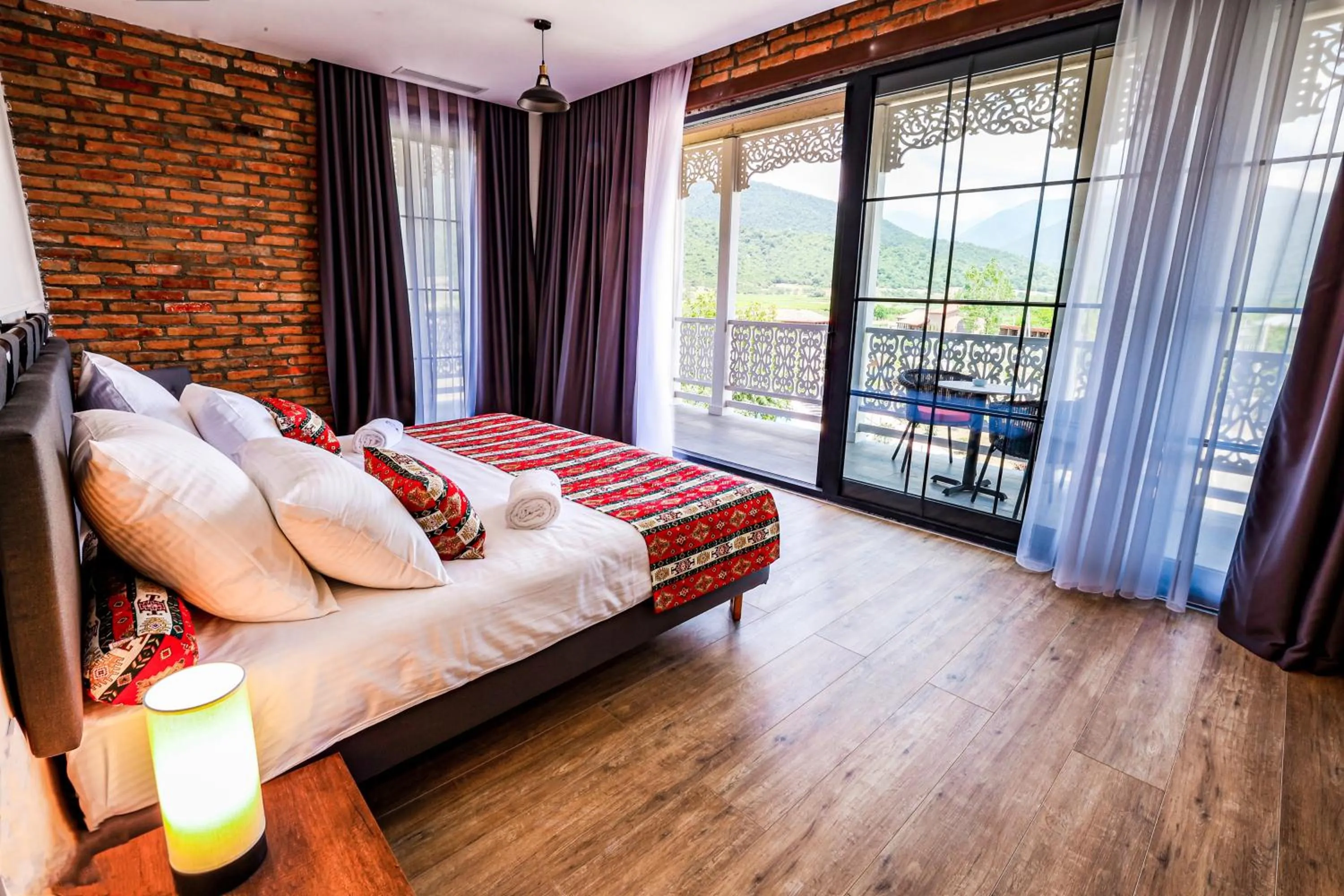 Bedroom, Bed in Chateau Artwine