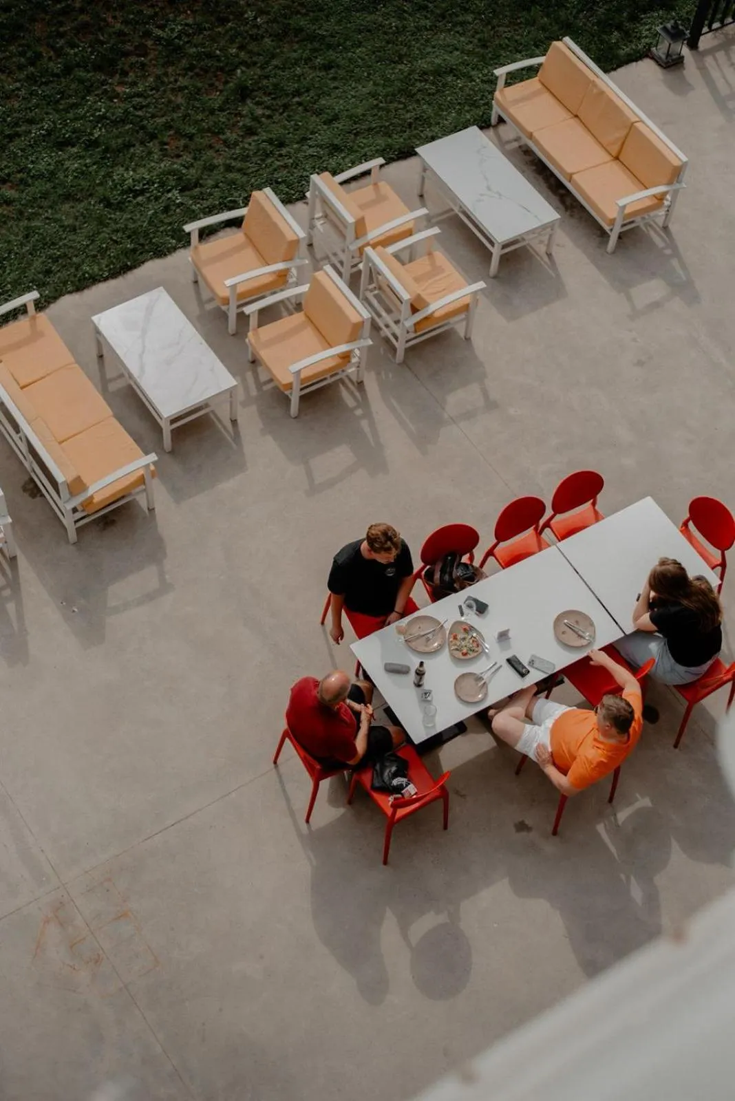 Restaurant/places to eat in Chateau Artwine