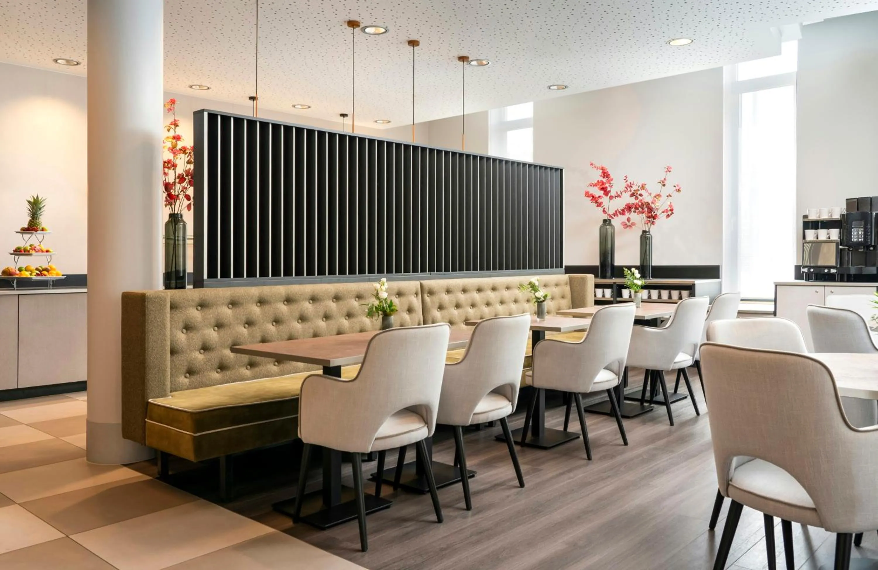 Breakfast in Leonardo Hotel Dresden Altstadt