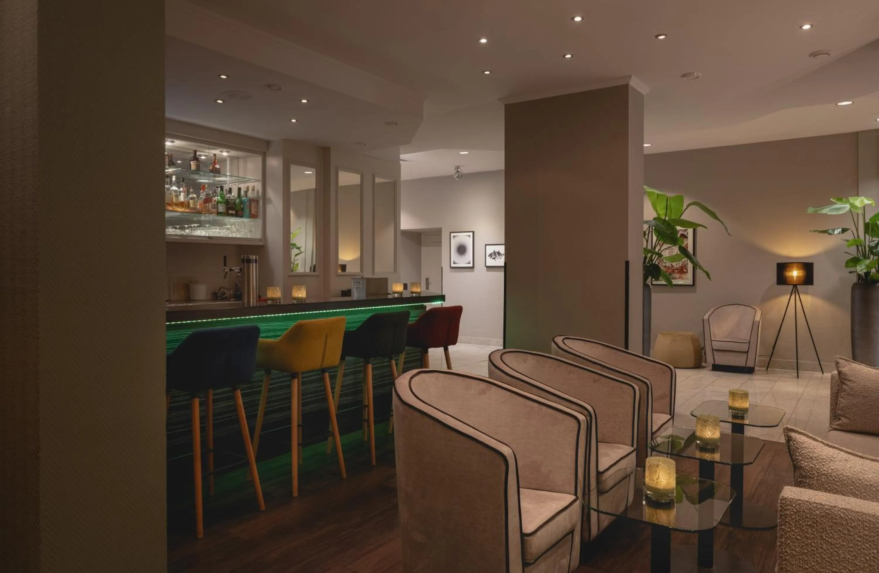 Lounge or bar in Leonardo Hotel Heidelberg City Center