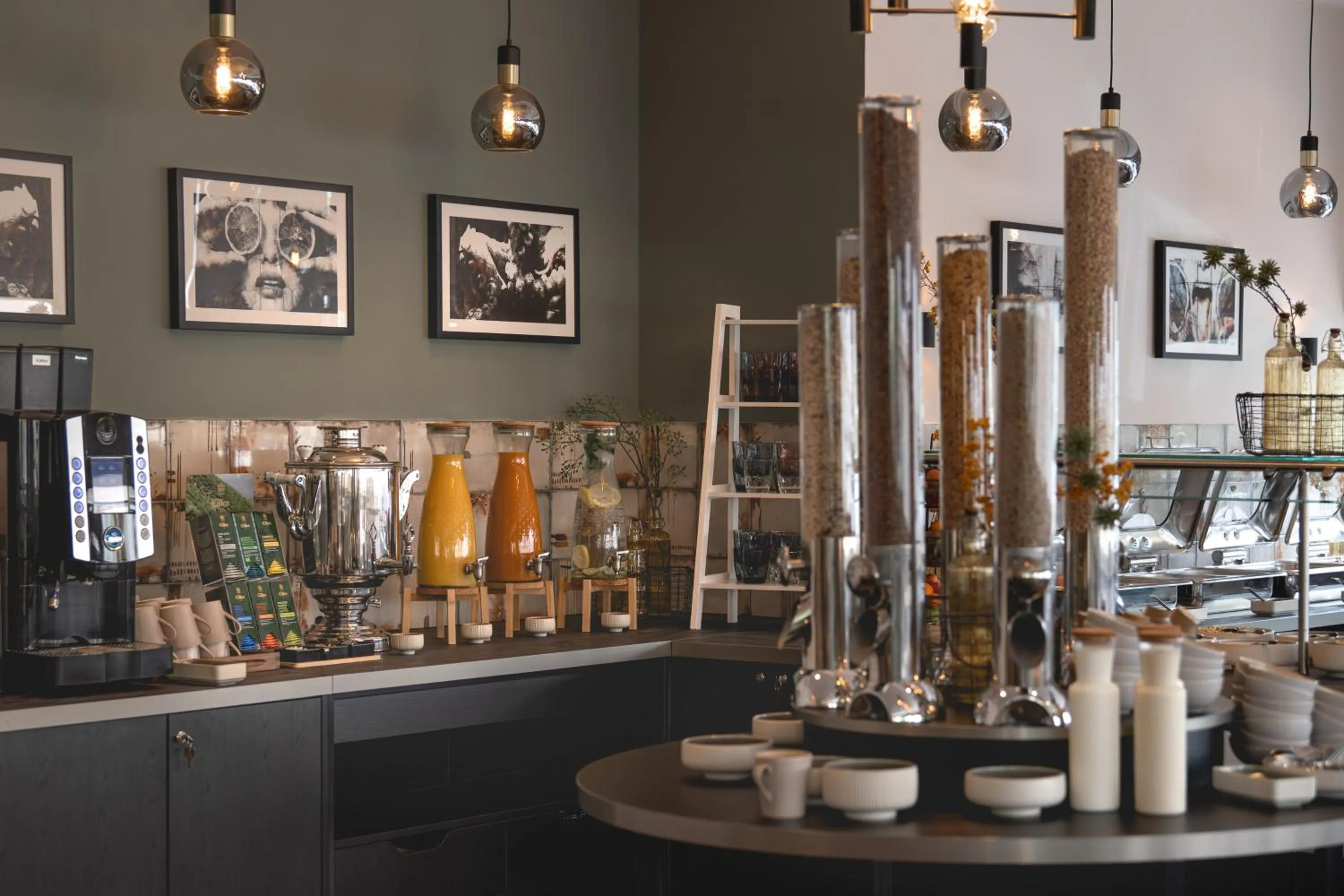 Restaurant/places to eat in Leonardo Hotel Heidelberg City Center