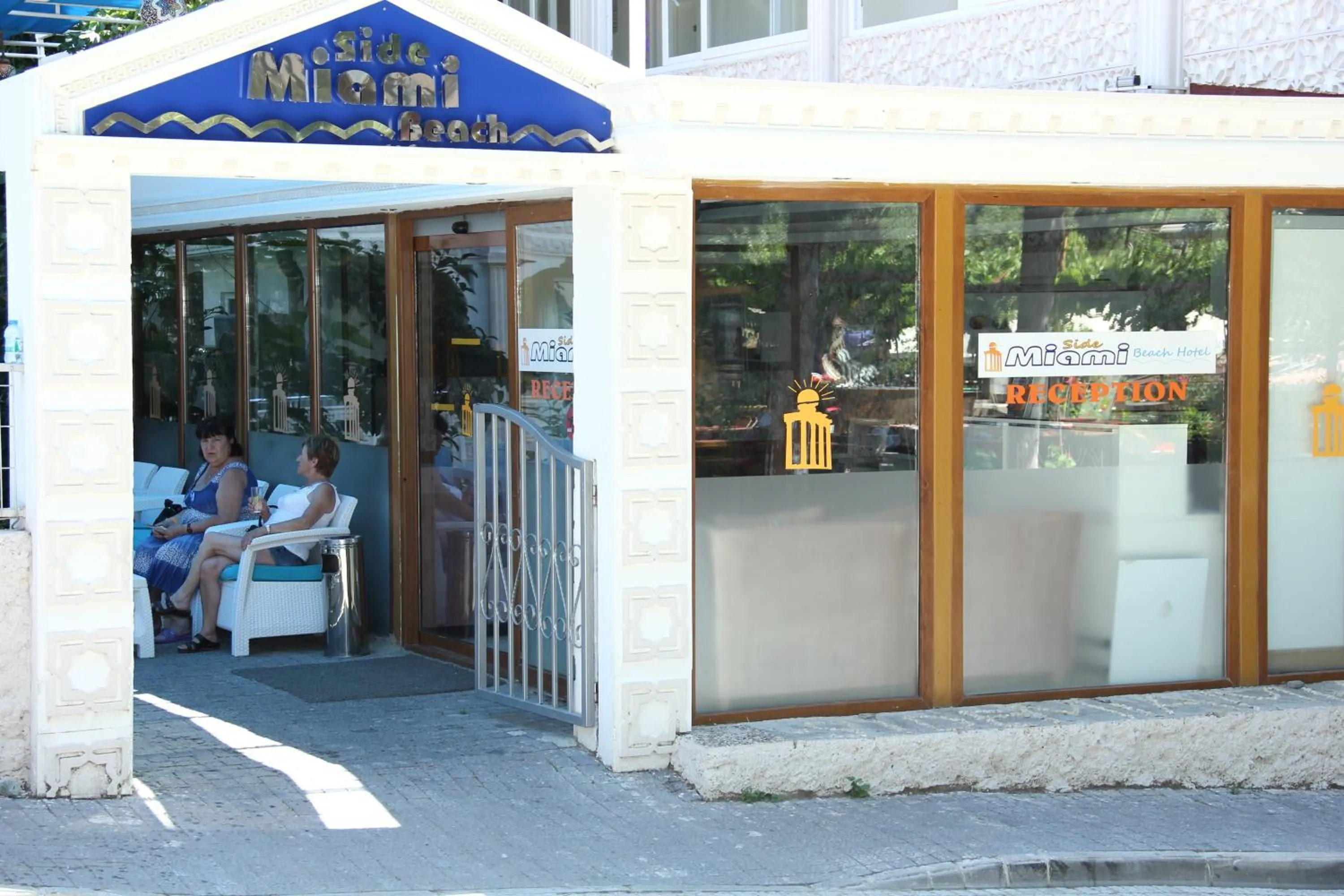 Facade/entrance in Side Miami Beach Hotel