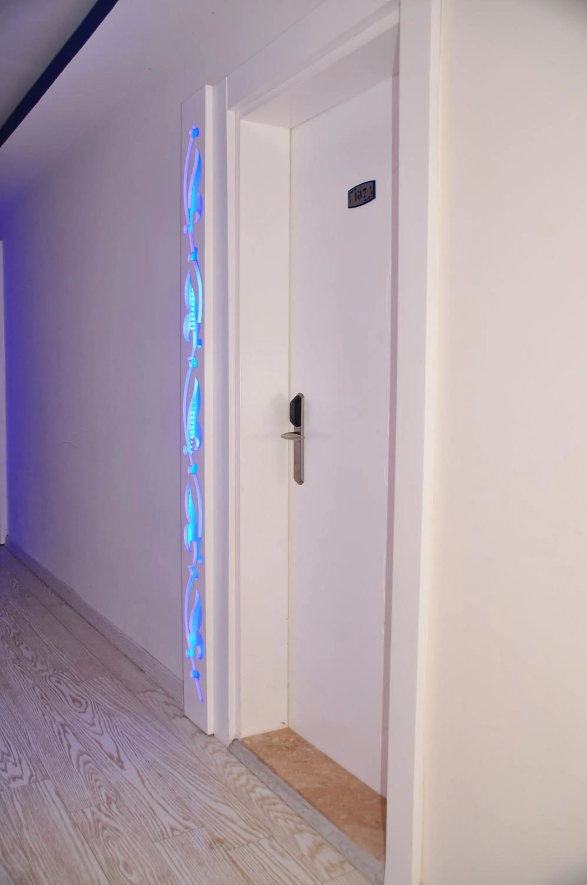 Logo/Certificate/Sign in Side Miami Beach Hotel