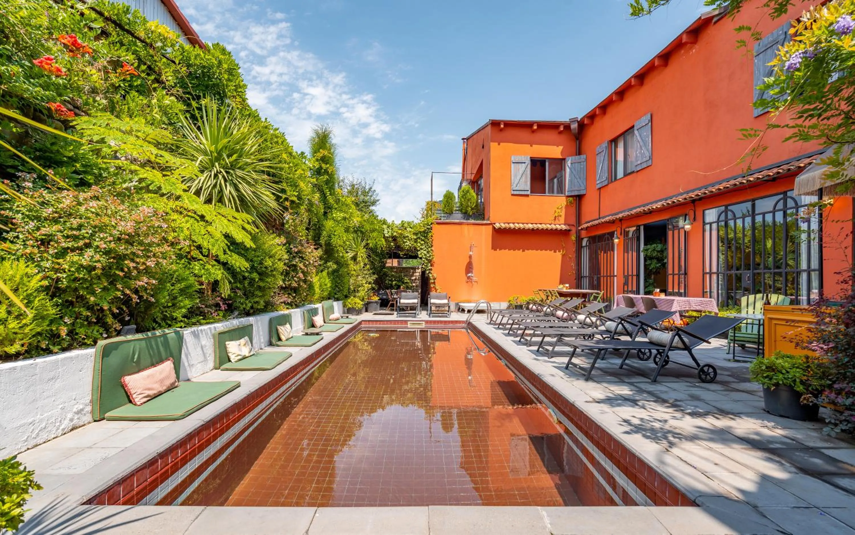 Property building in Communal Hotel Telavi