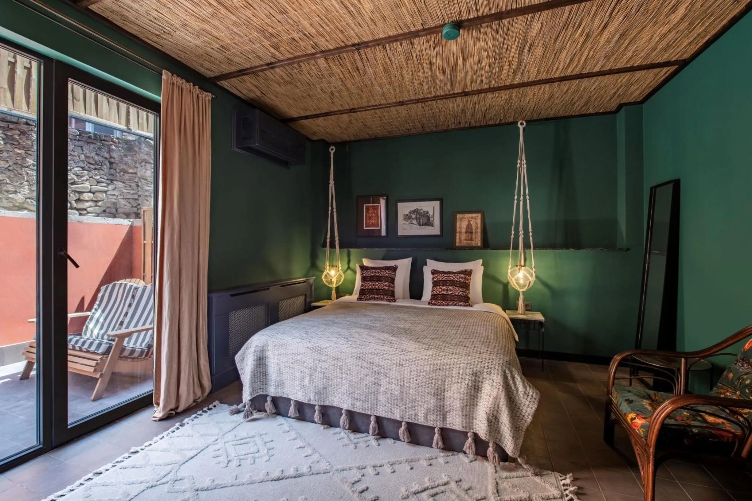 Photo of the whole room, Bed in Communal Hotel Telavi