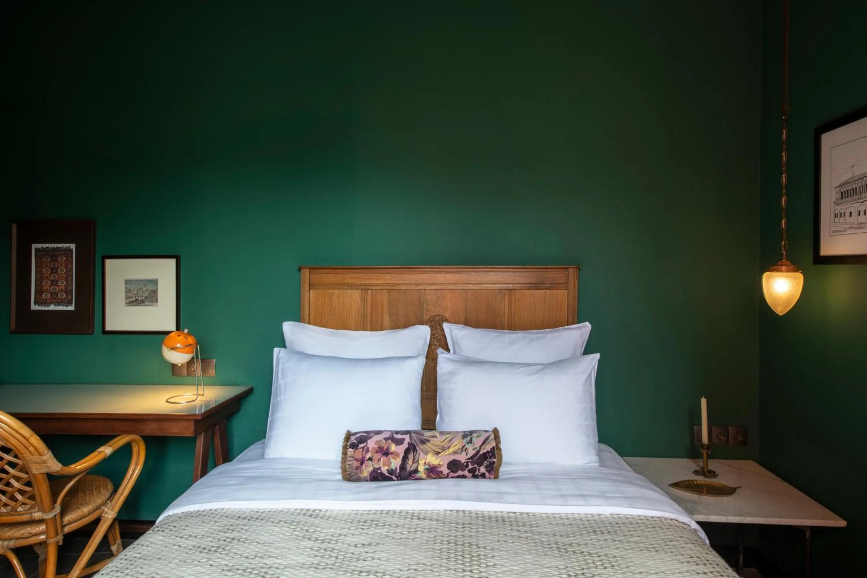 Photo of the whole room, Bed in Communal Hotel Telavi