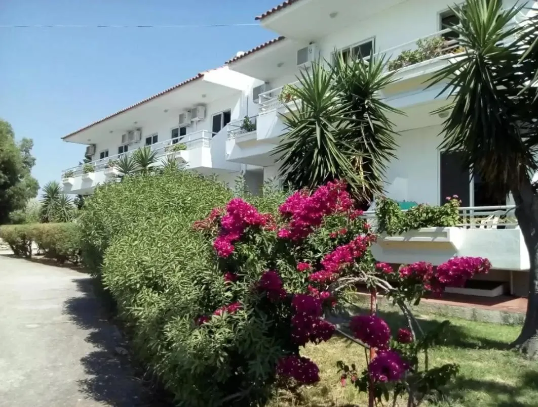 Property building in Asterias Bay-Theologos