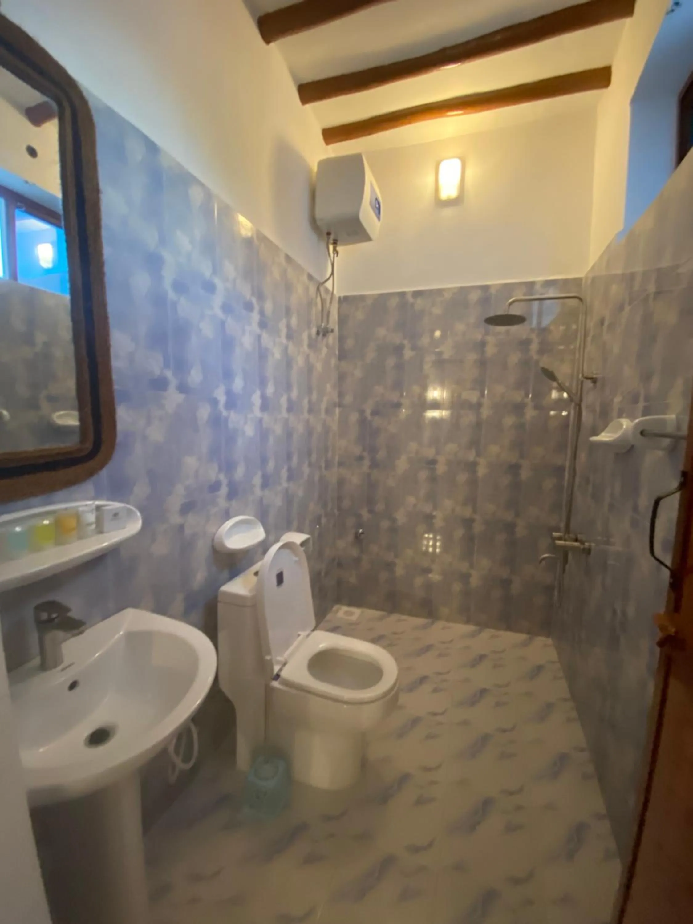 Shower in Utulivu Bungalow