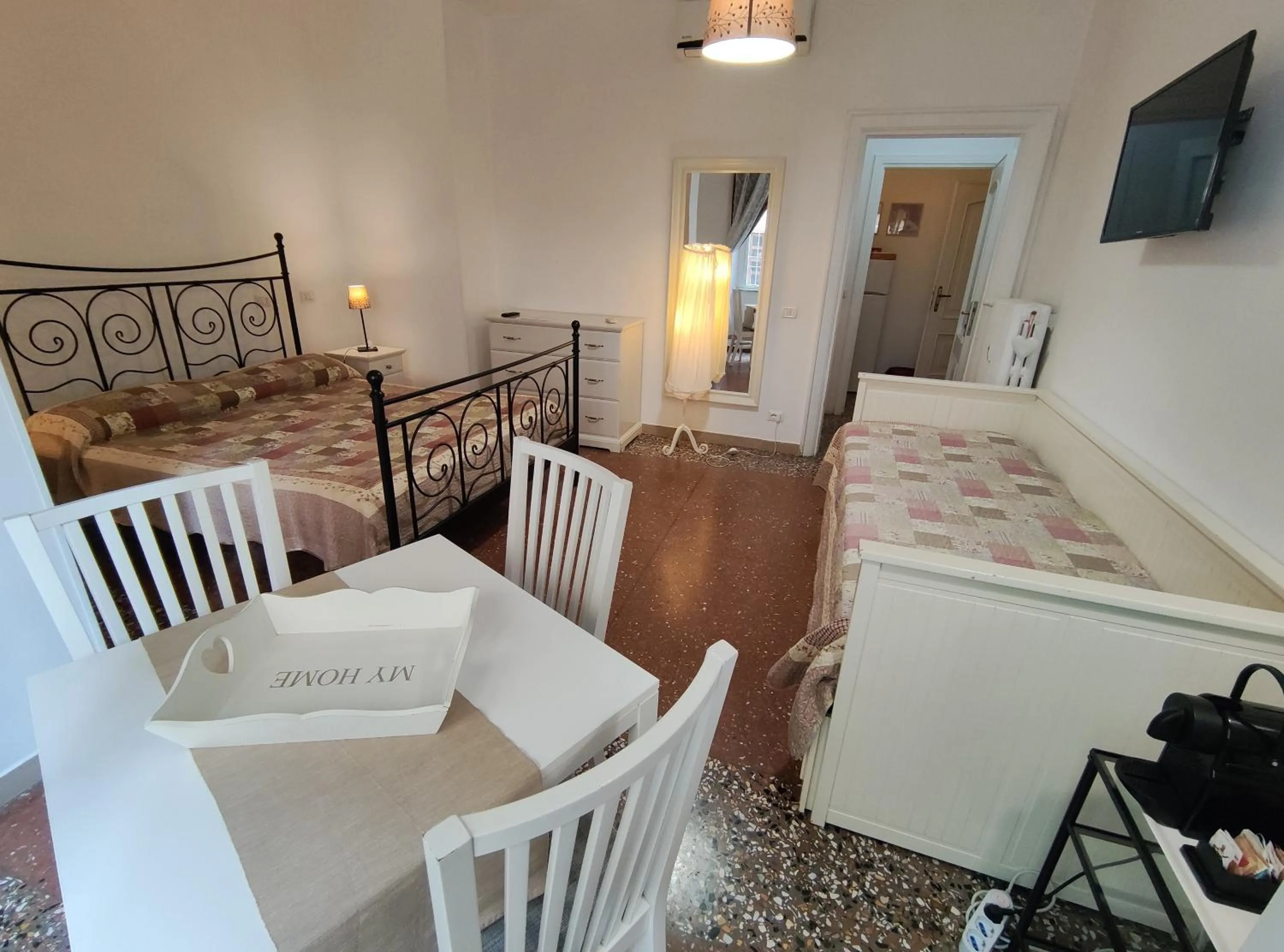 Bedroom, Dining Area in Al 171 Family Suite studio 1-4p