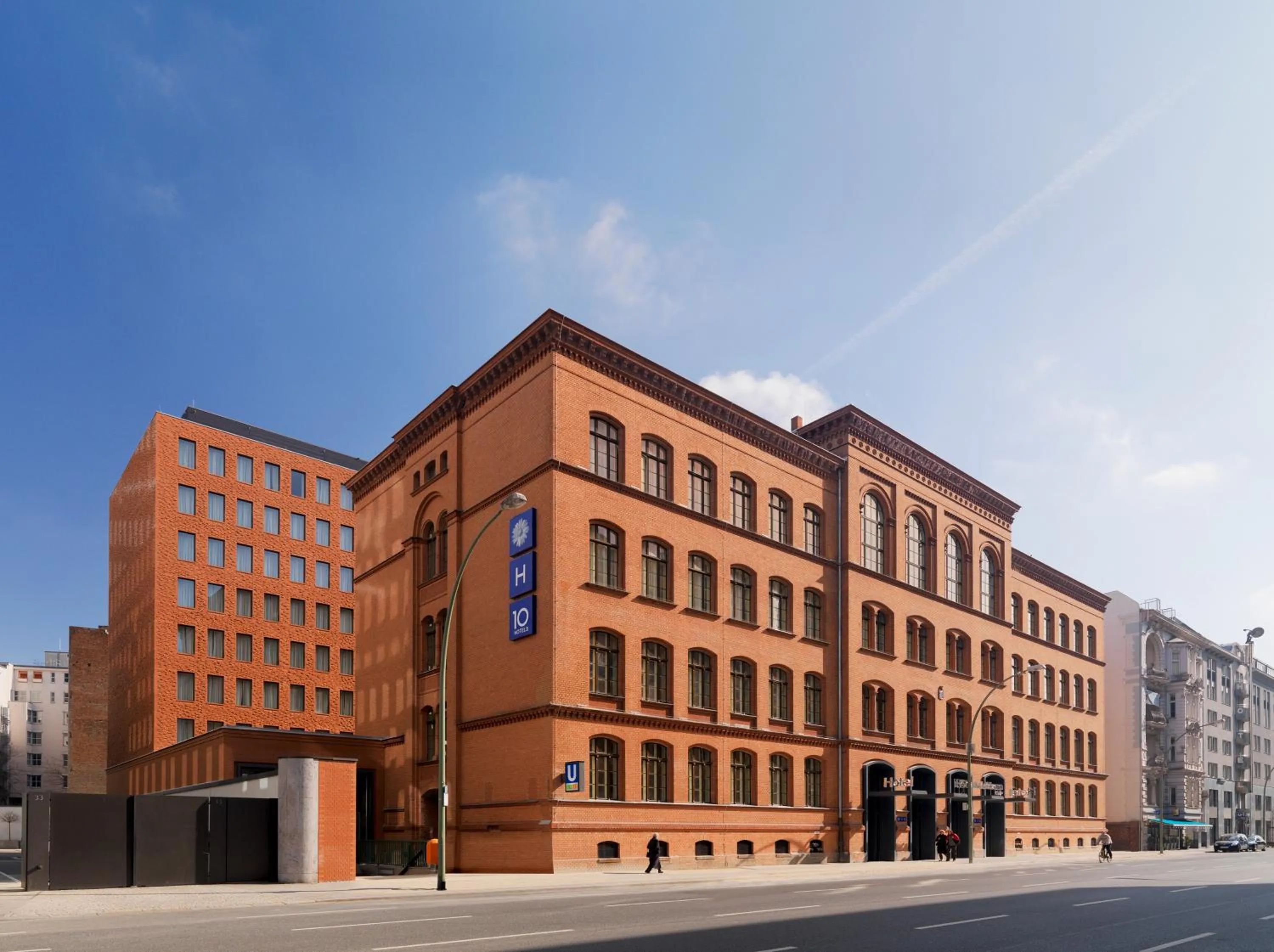 Facade/entrance in H10 Ku'Damm Lofts