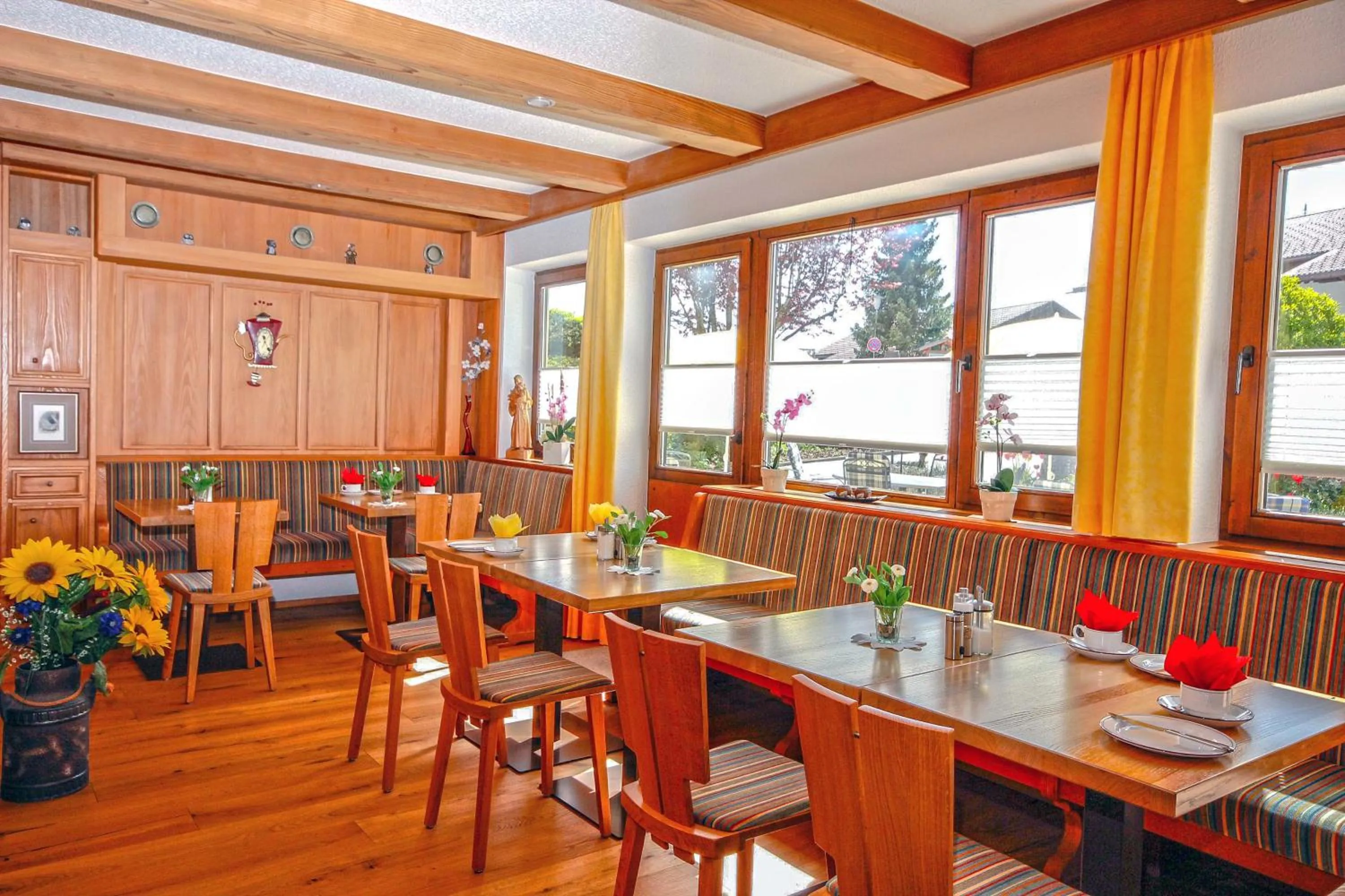 Restaurant/places to eat in Hotel Allgäu Garni