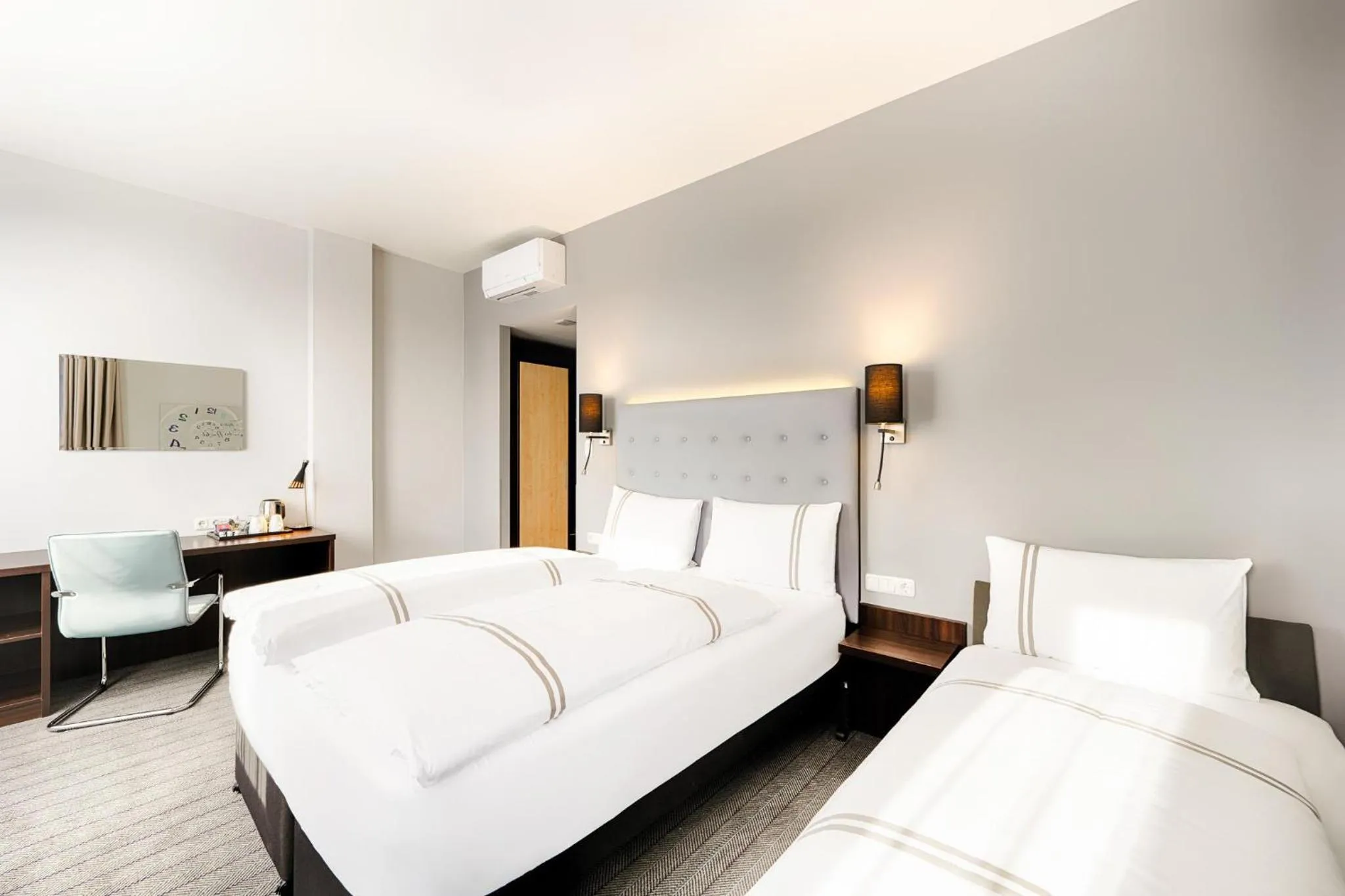 Bedroom, Bed in Premier Inn München City Ost