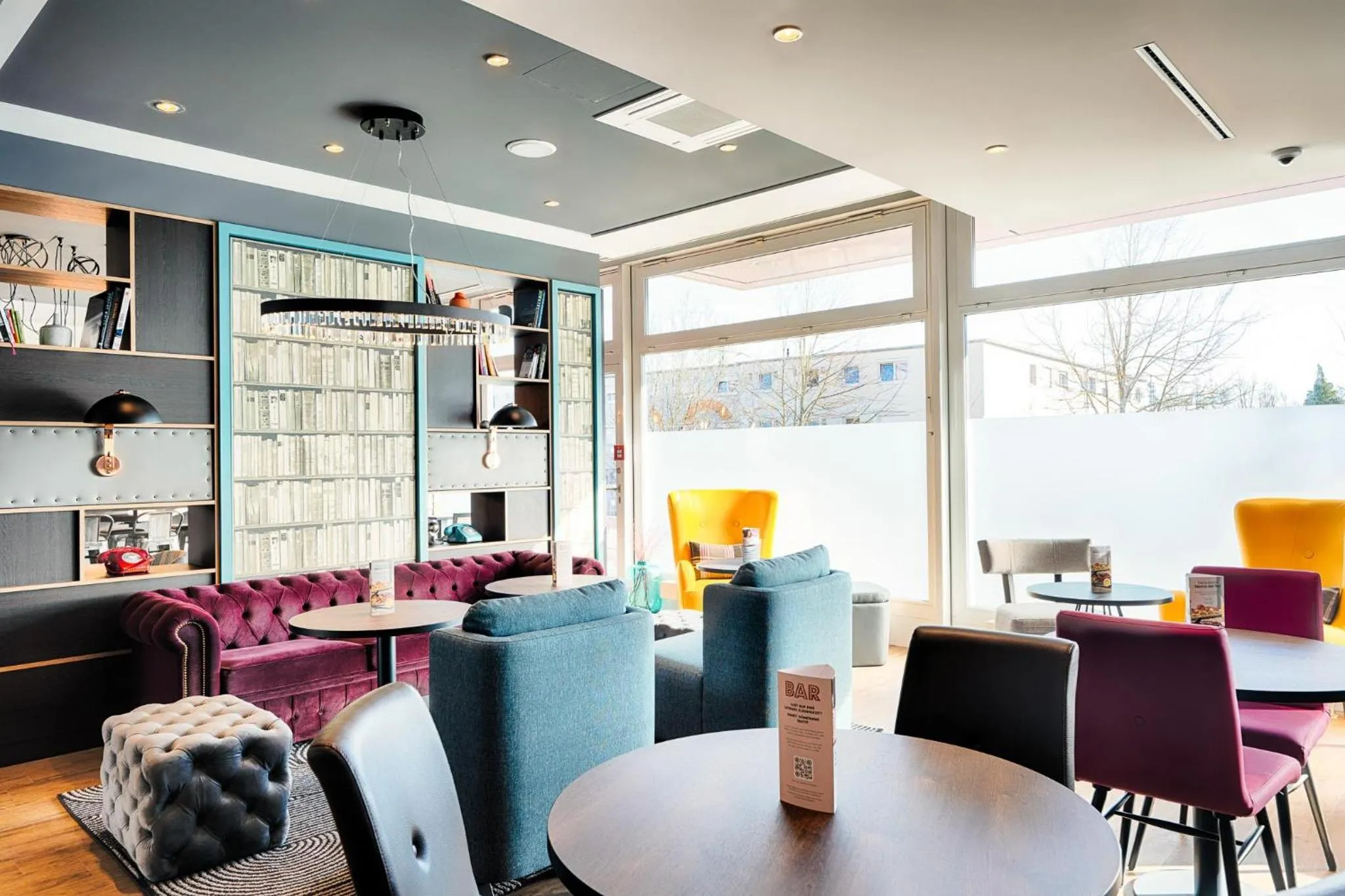 Lobby or reception in Premier Inn München City Ost