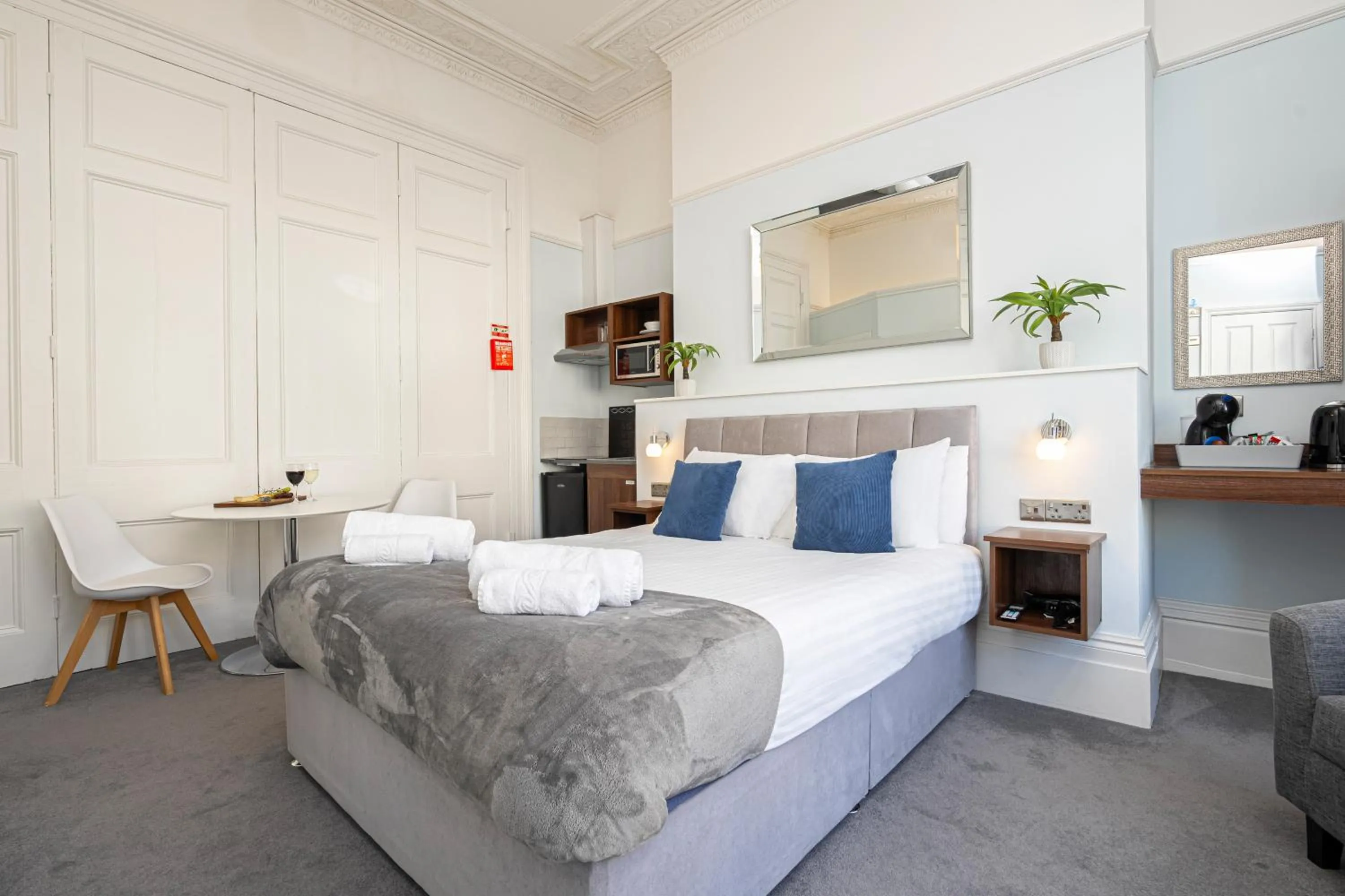 Bed in Ocean Stays by Smart Welcomes