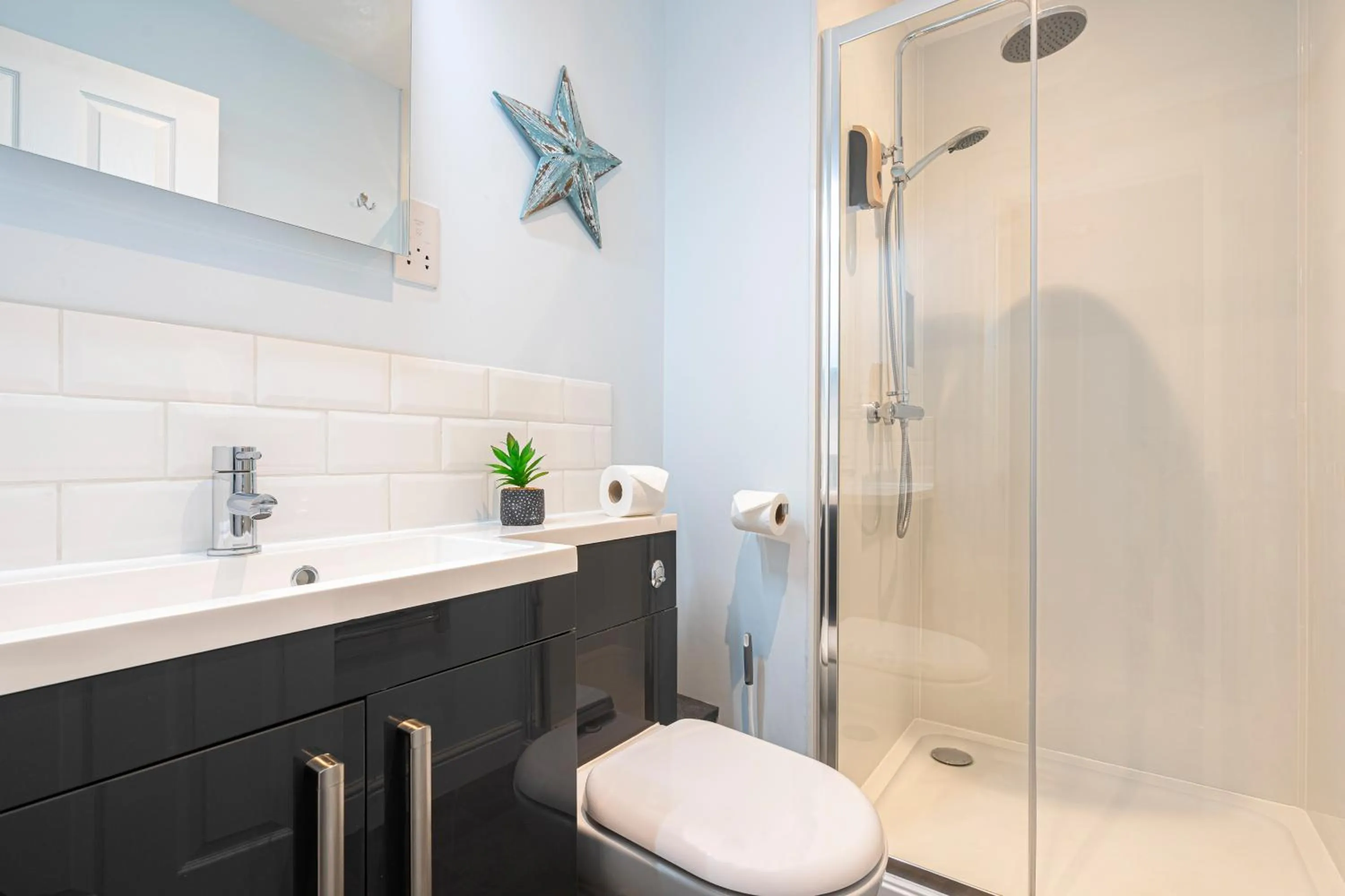 Shower in Ocean Stays by Smart Welcomes