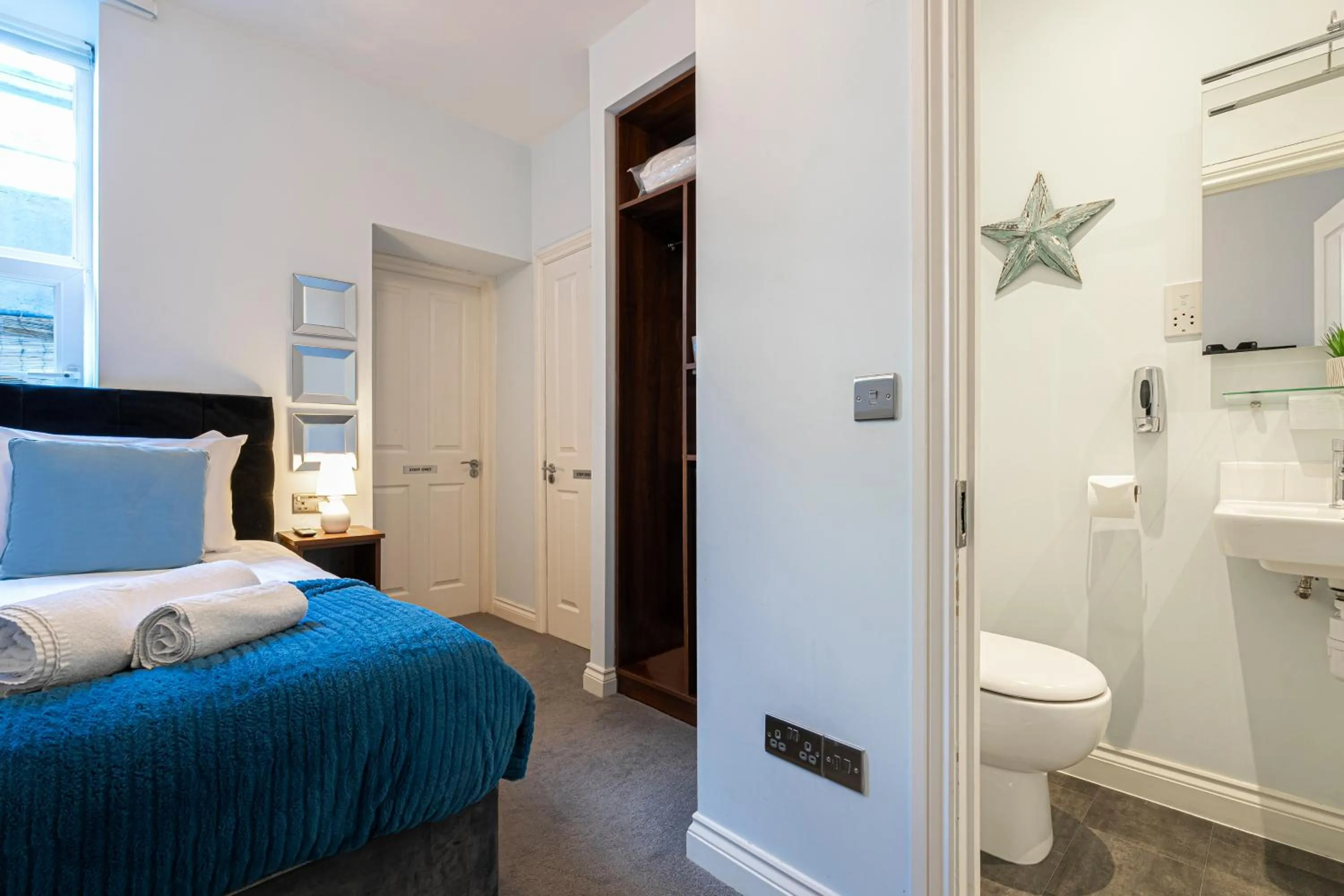 Bed in Ocean Stays by Smart Welcomes