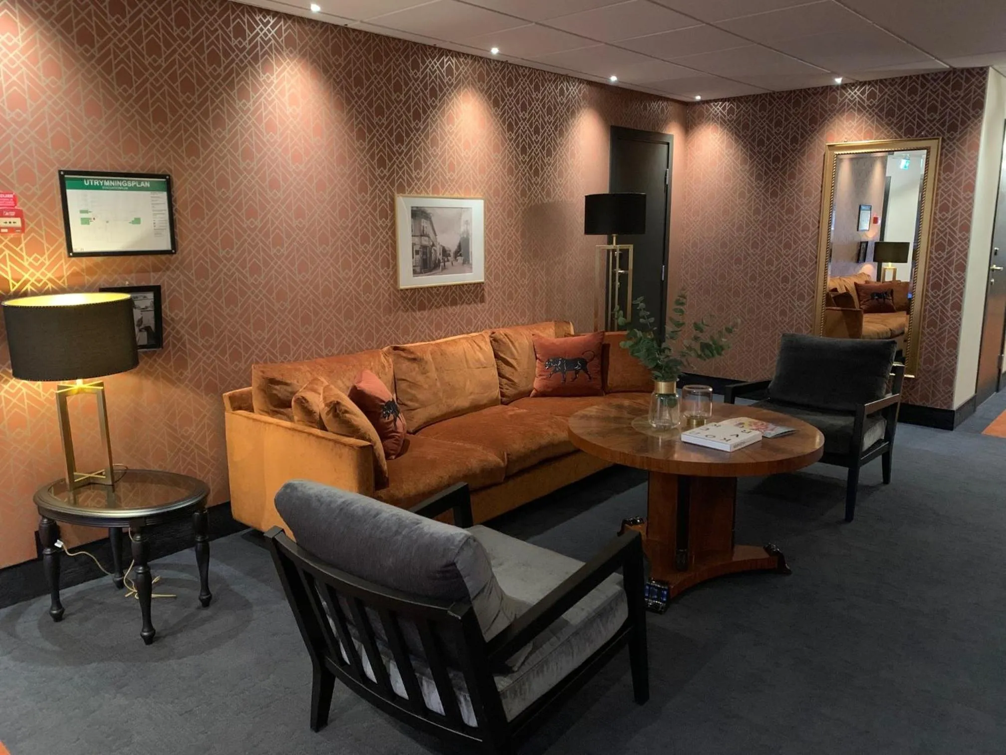 Communal lounge/ TV room in Nybro Stora Hotellet