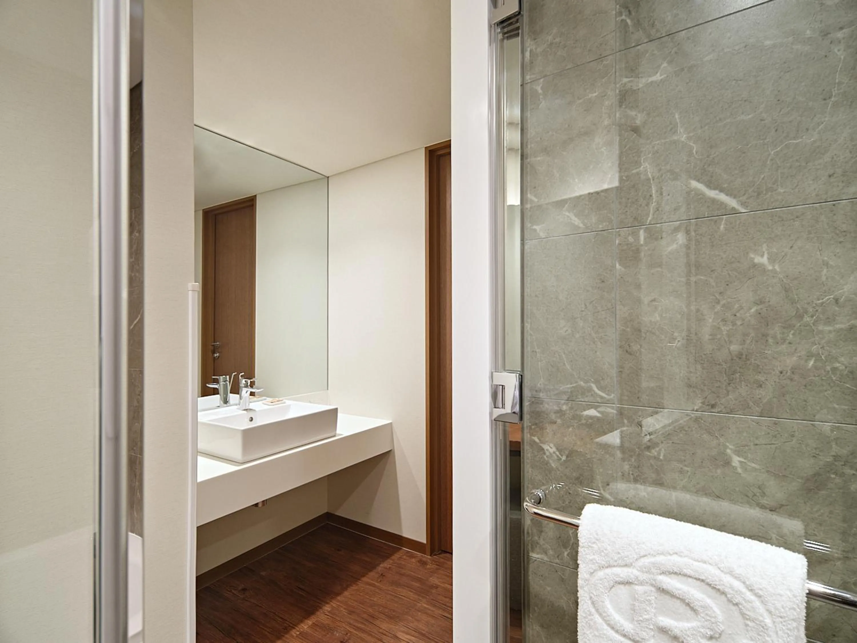 Bathroom in Roynet Hotel Seoul Mapo