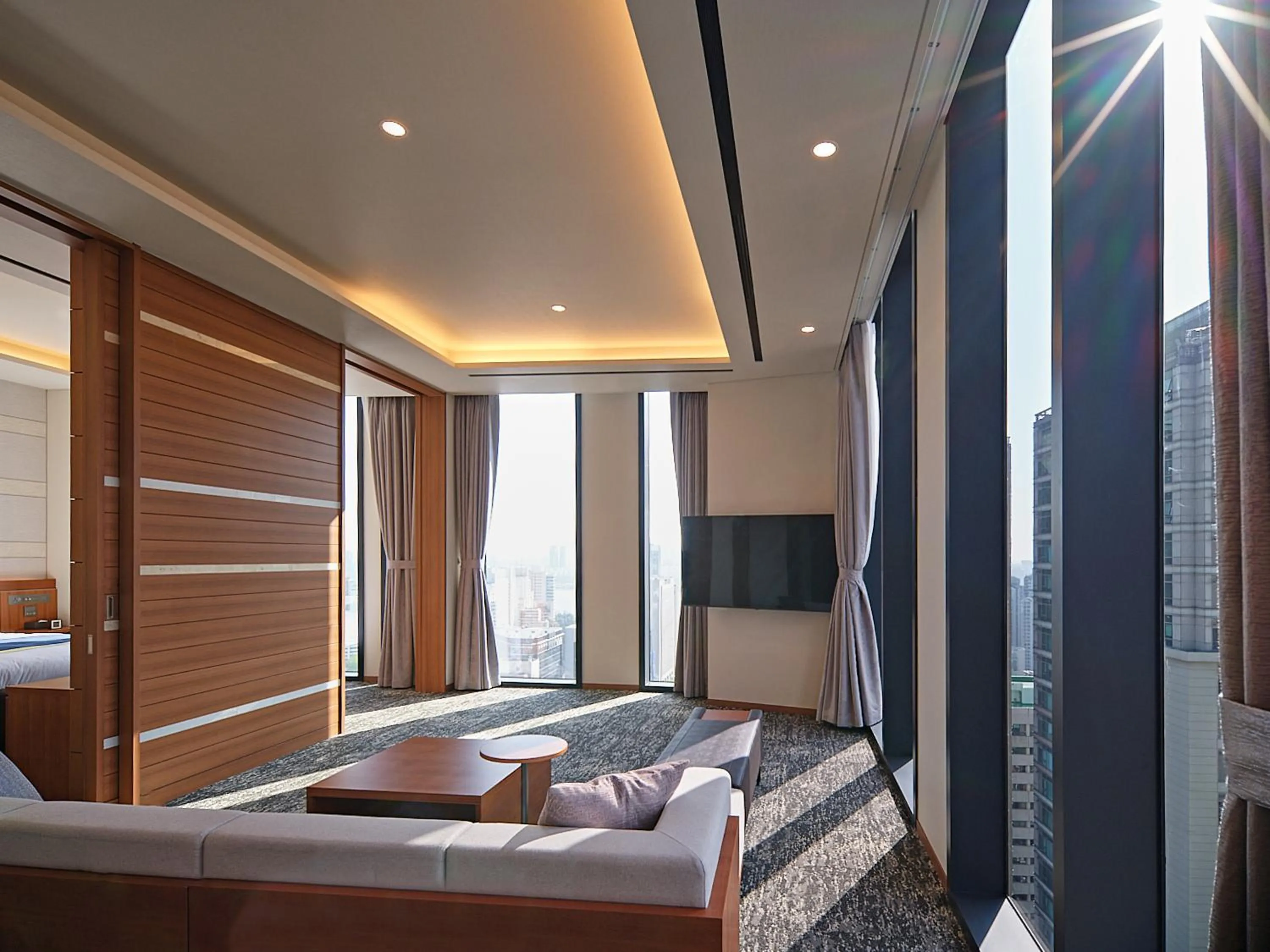 Bed in Roynet Hotel Seoul Mapo