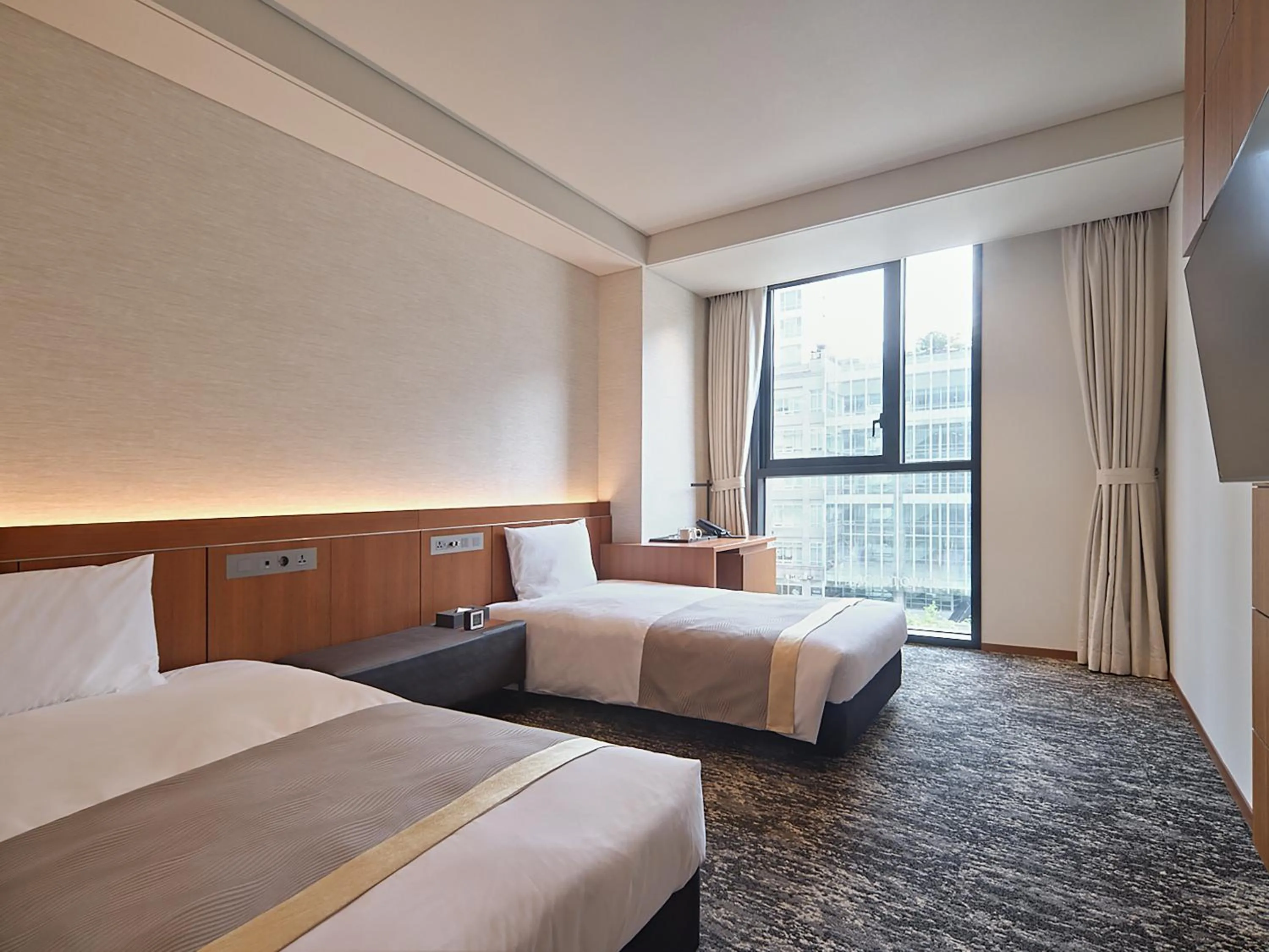 Bed in Roynet Hotel Seoul Mapo