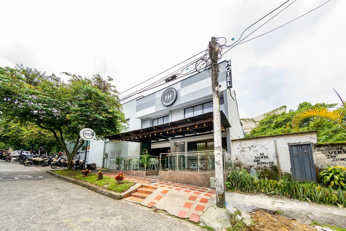 Property building in Ayenda Fundadores 1906